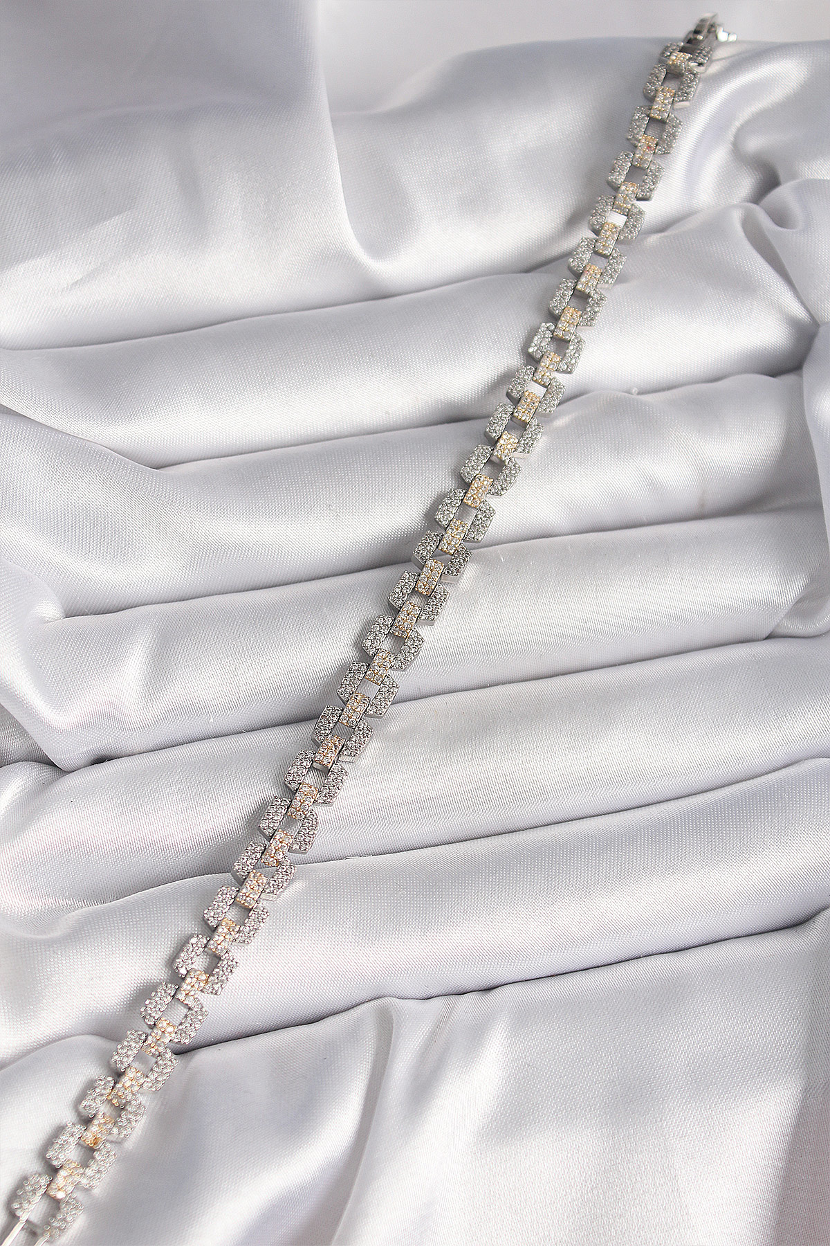 Pirinç Mix Renk Zirkon Taşlı Zincir Model VIP Seri Kadın Bileklik