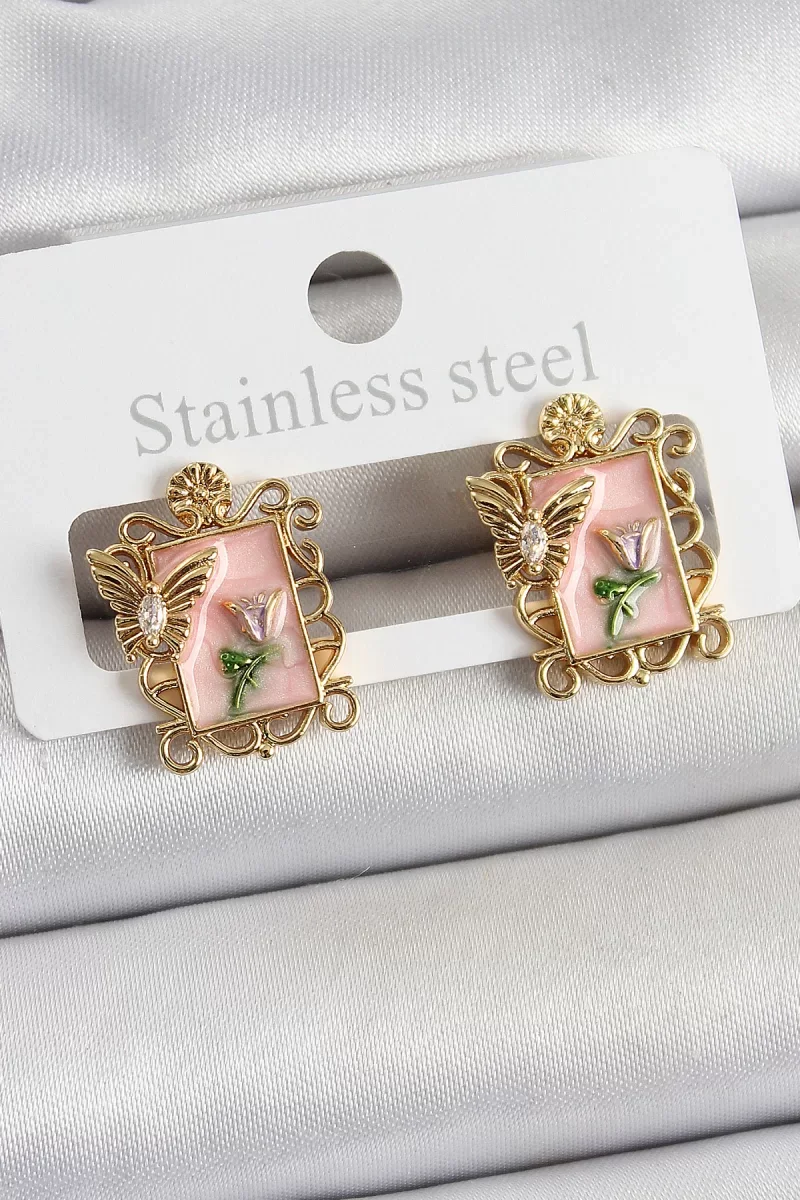 Pirinç Pembe Mineli Sanatsal Portre Model Gold Renk Kadın Küpe - Lisinya