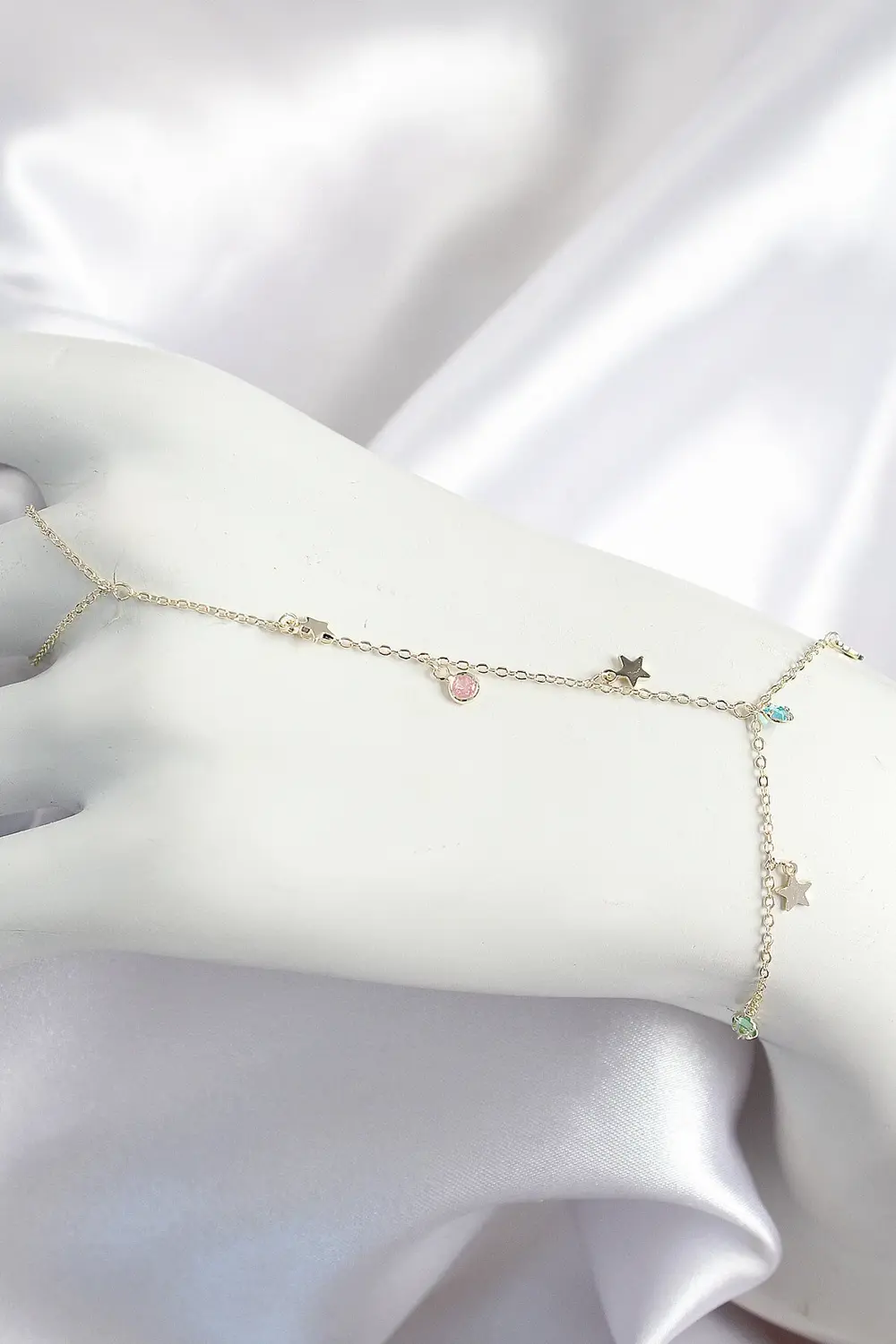 Pirinç Renkli Zirkon Taşlı Sallantılı Yıldızlı Model Gold Renk Ka