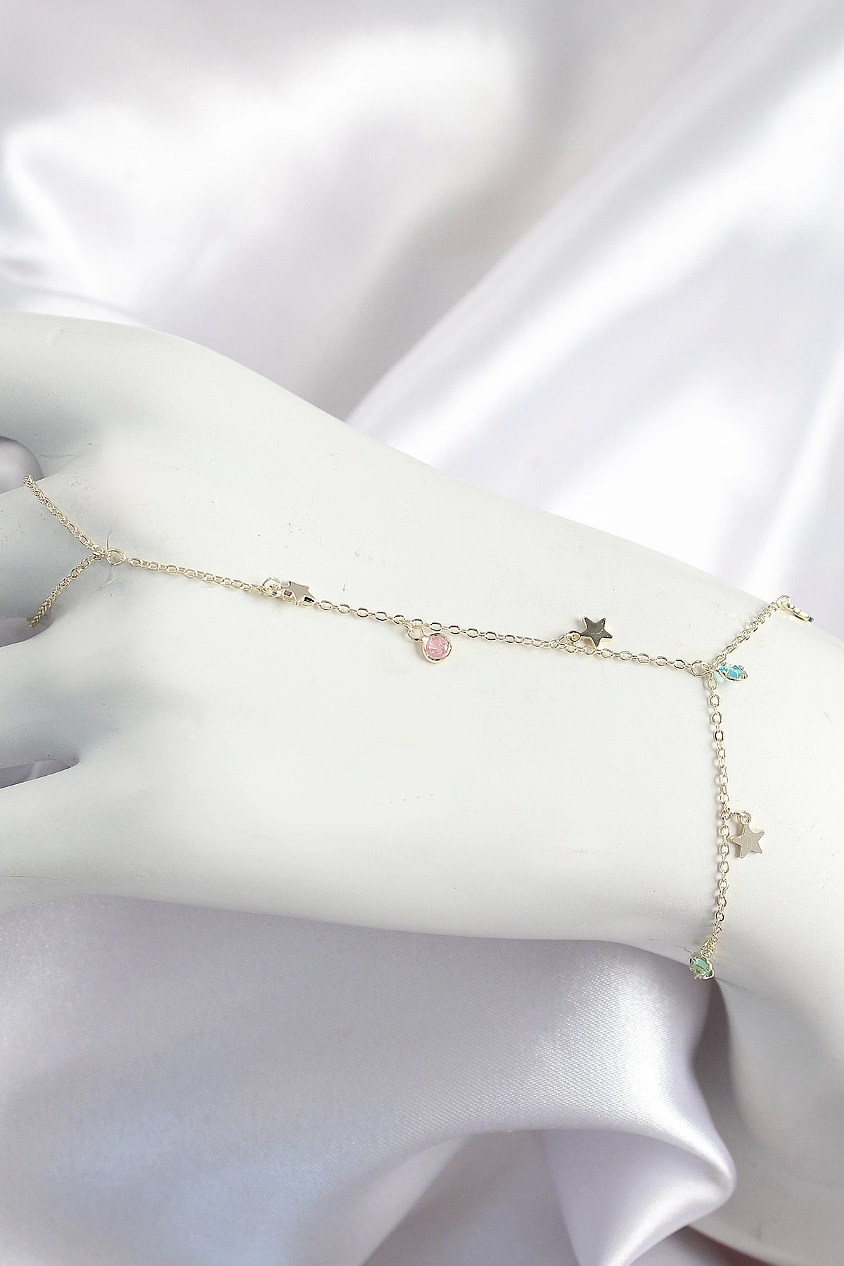 Butik Pirinç Renkli Zirkon Taşlı Sallantılı Yıldızlı Model Gold Renk Ka