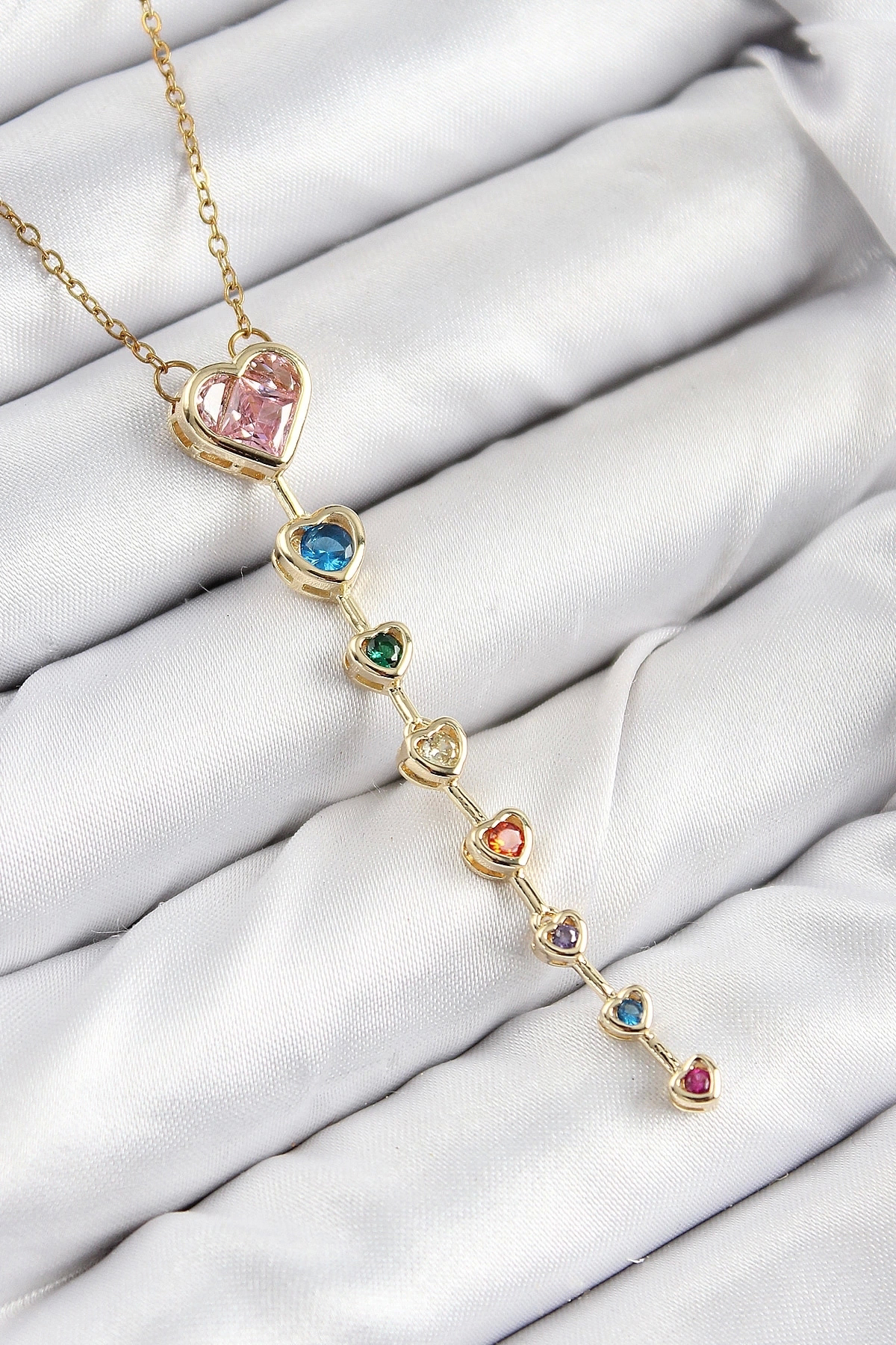 Butik Pirinç Renkli Zirkon Taşlı Kalp Model Gold Renk Kadın Y Kolye