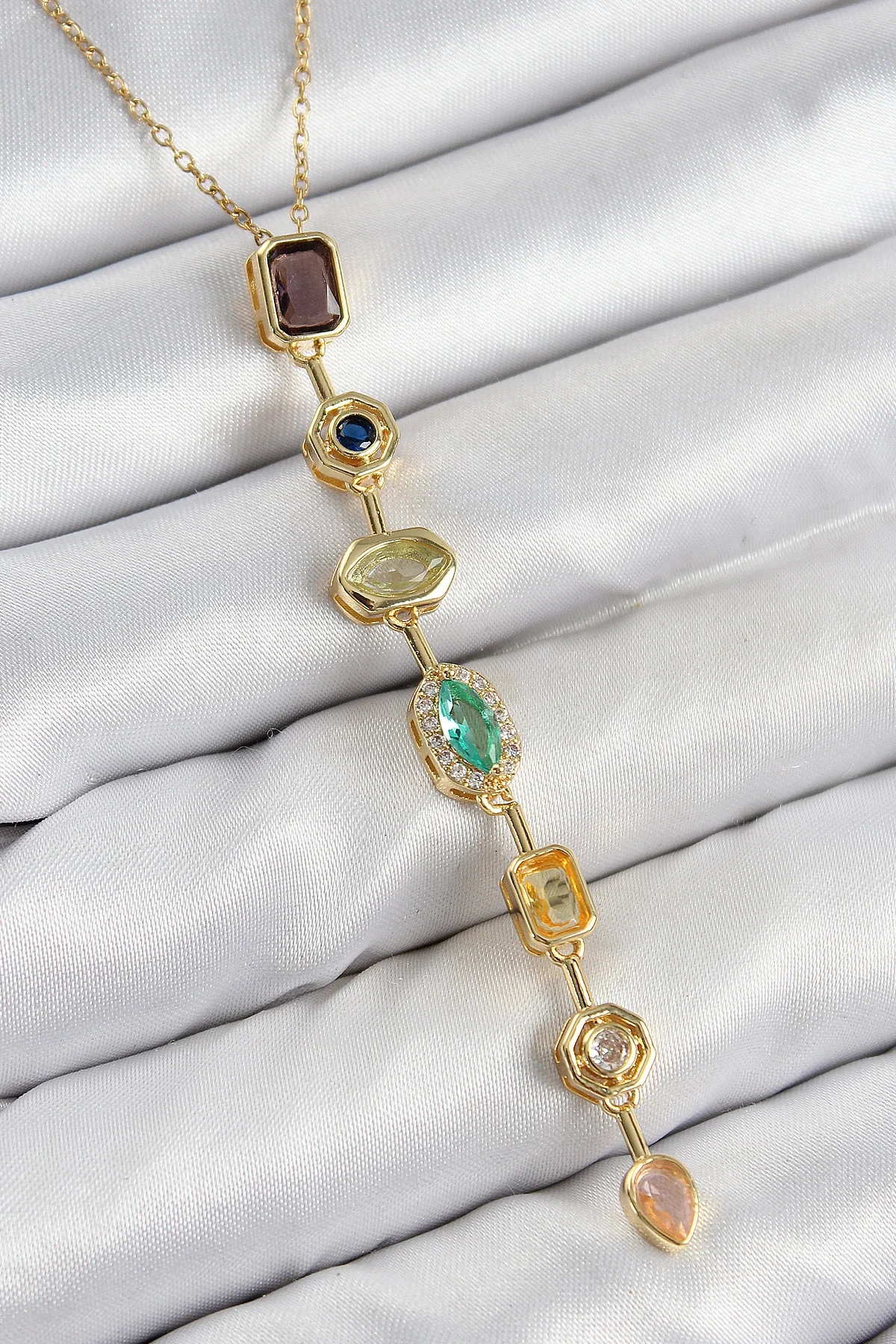 Pirinç Renkli Zirkon Taşlı Model Gold Renk 7 Element Kadın Y Koly