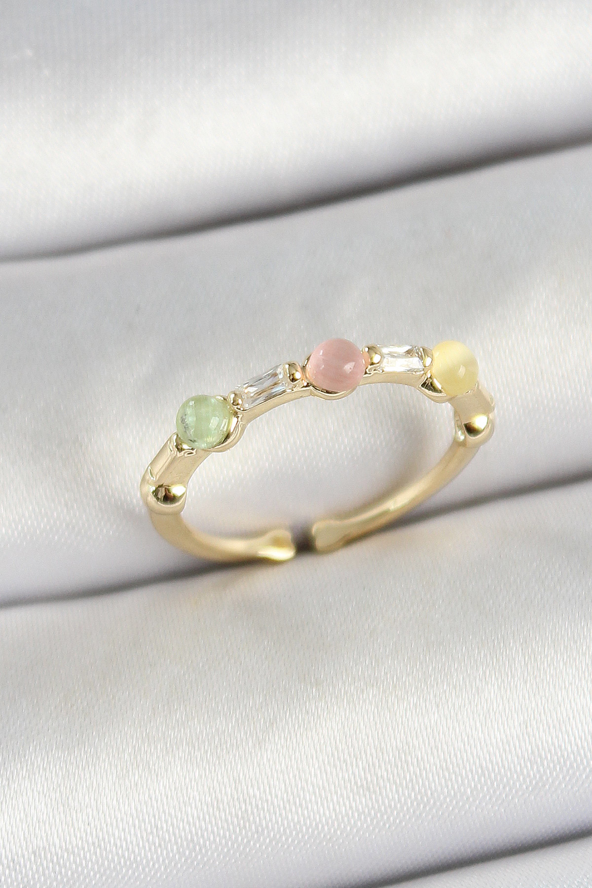 Pirinç Sıralı Boncuk Figürlü Zirkon Taşlı Gold Renk Ayarlanabilir