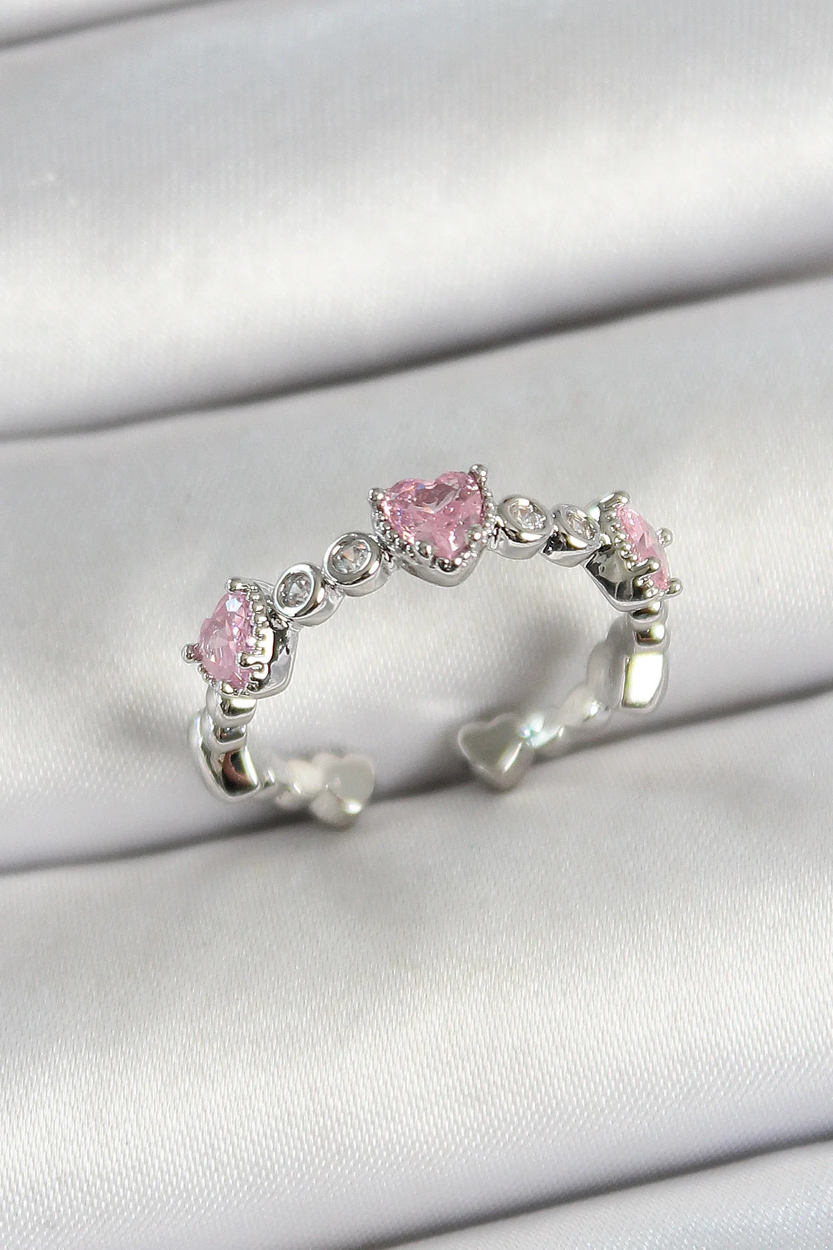 Pirinç Sıralı Kalp Figürlü Zirkon Taşlı Gümüş Renk Ayarlanabilir 