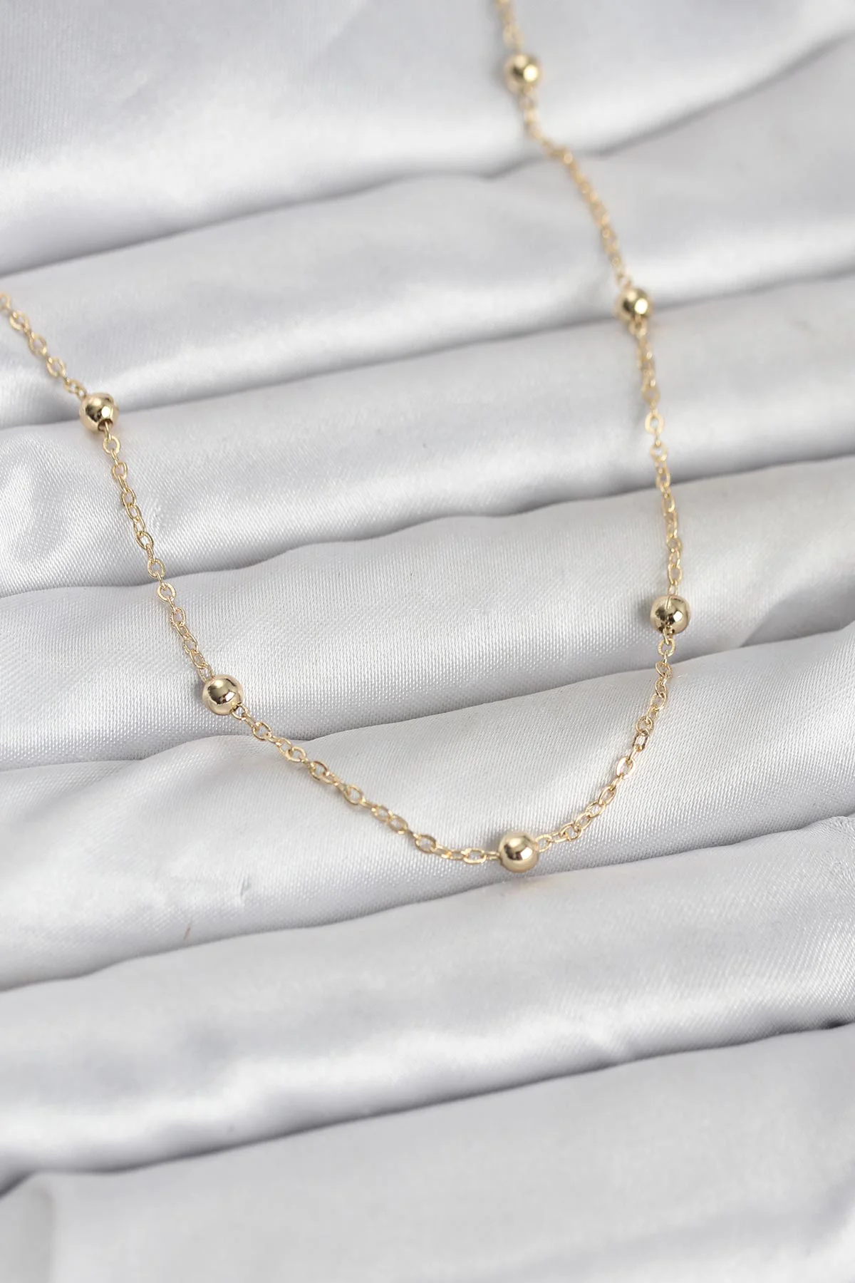 Pirinç Top Zincirli 60 cm Kadın Kolye - 14K Gold Plated Şık ve Parlak Takı
