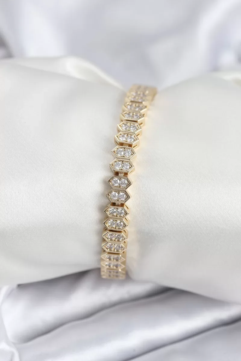 Pirinç VIP Seri Gold Renk Zirkon Taşlı Kadın Bileklik - Lisinya