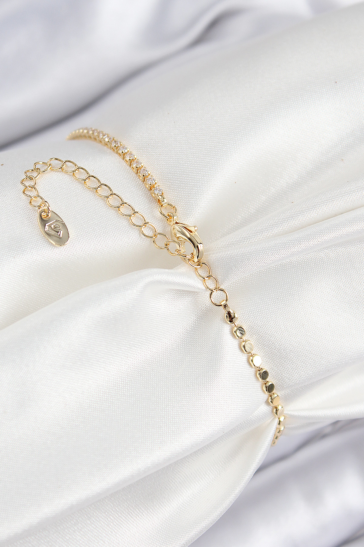 Pirinç Zirkon Taşlı Damla Model Ezme Zincir Gold Renk Kadın Bilek