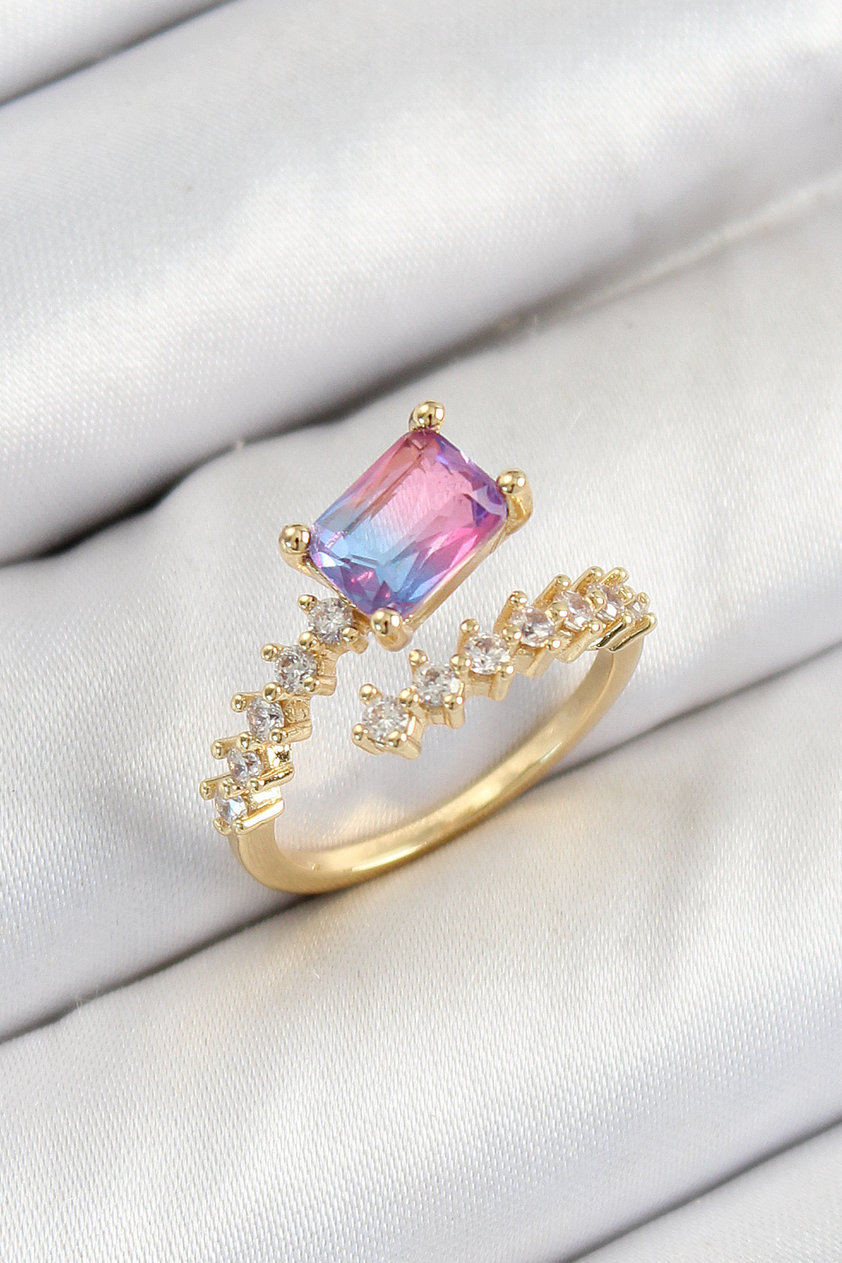 Pirinç Zirkon Taşlı Renkli Model Gold Renk Kadın Yüzük - TJ-BYK37