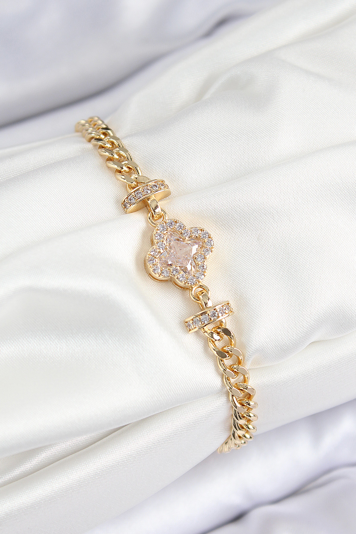 Pirinç Zirkon Taşlı Yonca Model Gold Renk Kadın Bileklik - TJ-BB7