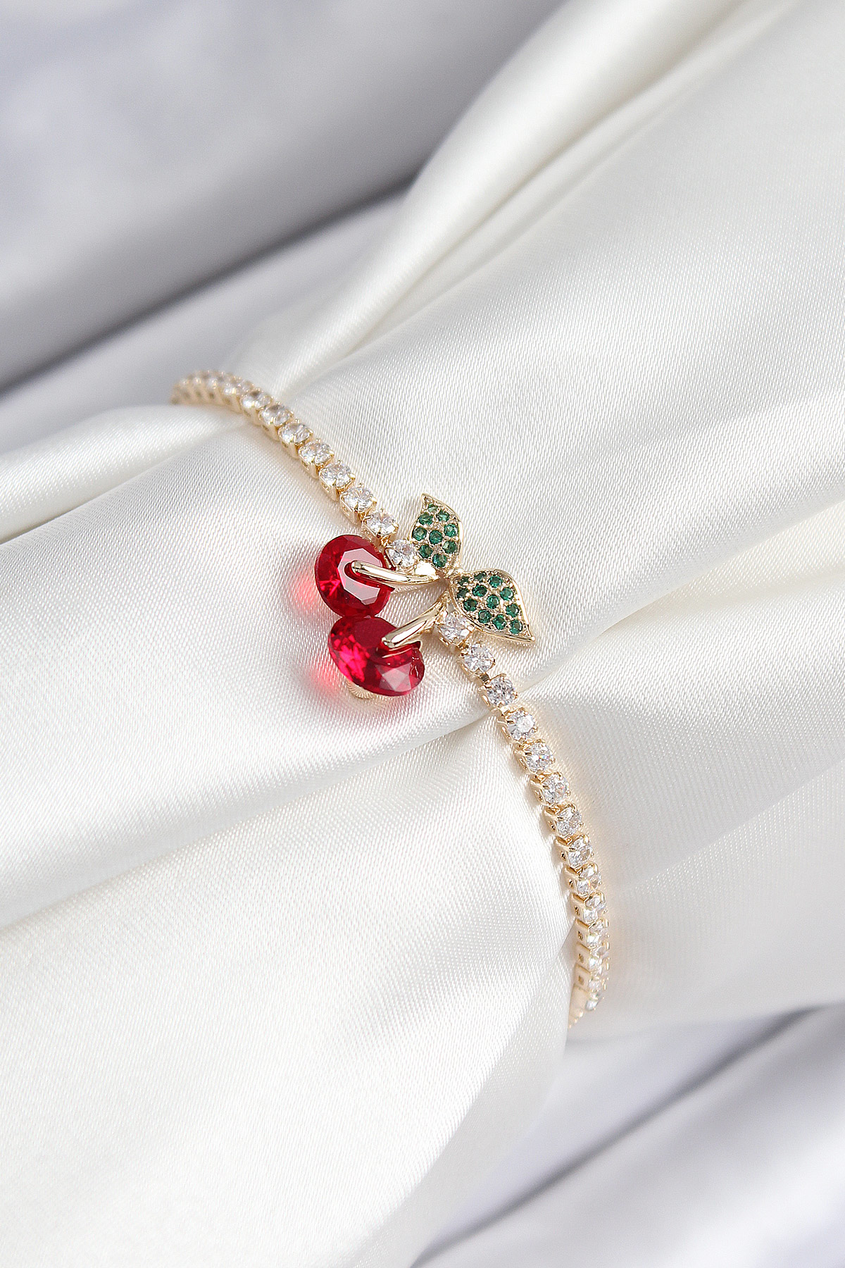 Pirinç Zirkon Taşlı Kiraz Model Gold Renk Asansörlü Kadın Bilekli