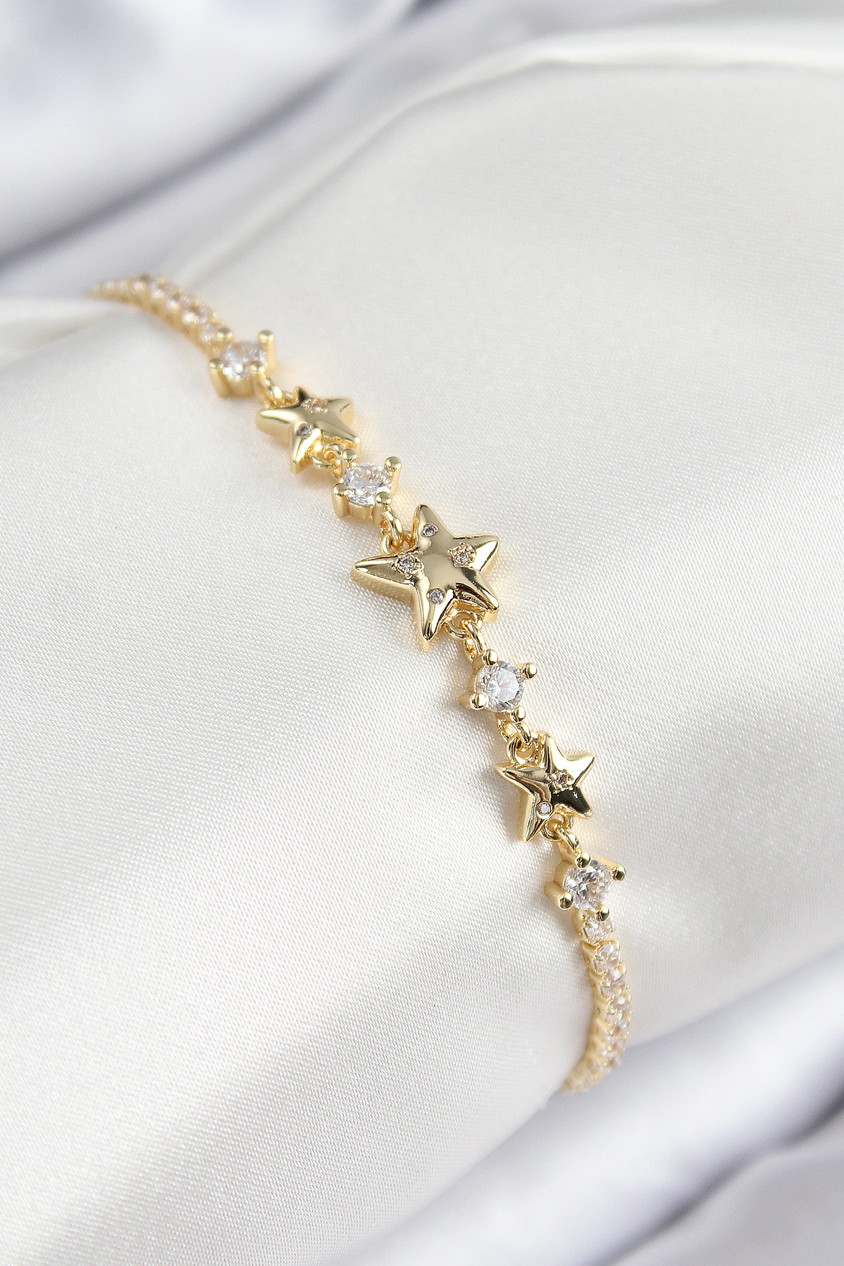 Pirinç Zirkon Taşlı Yıldız Model Gold Renk Kadın Bileklik - TJ-BB