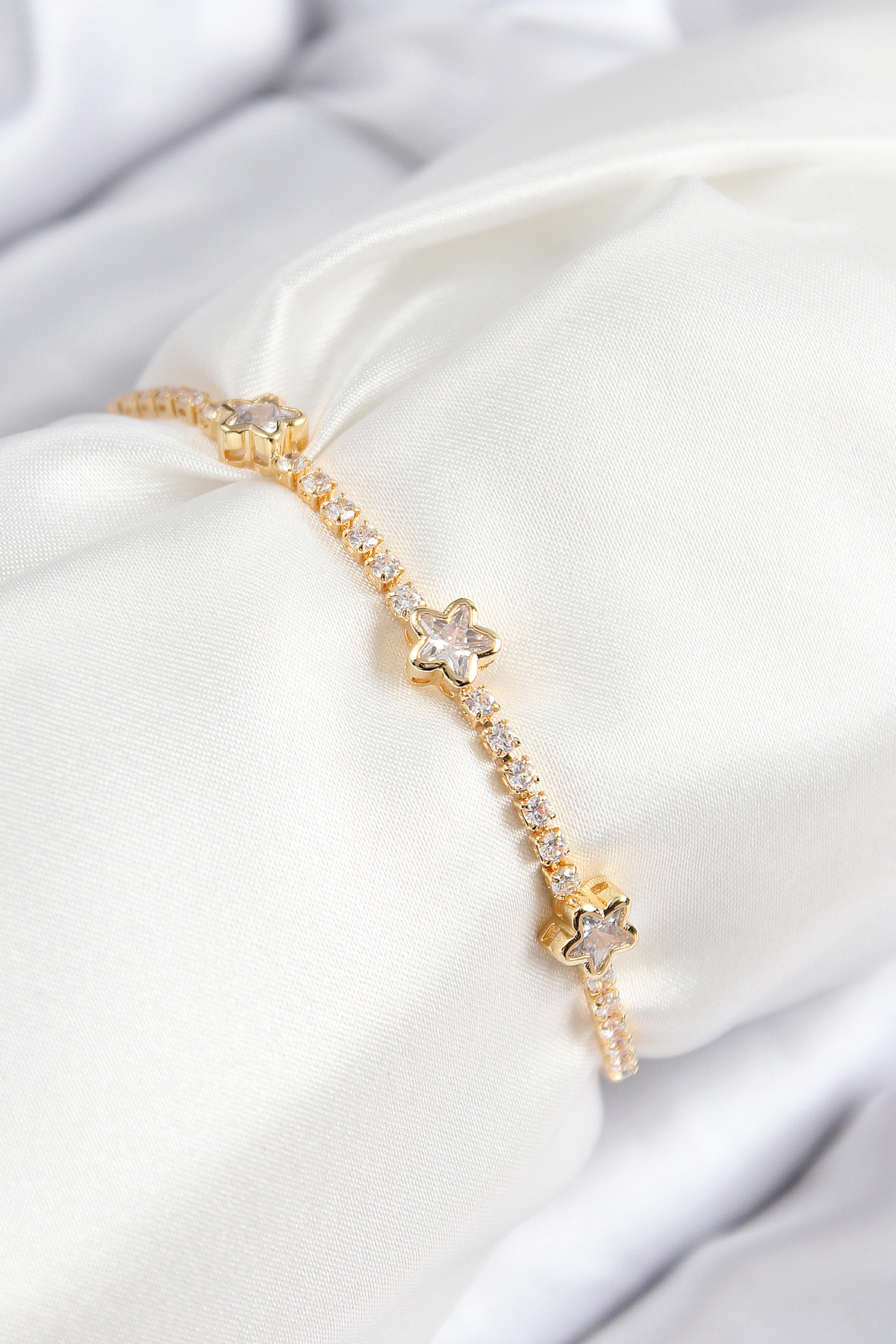 Pirinç Zirkon Taşlı Yıldız Model Gold Renk Asansörlü Kadın Bilekl