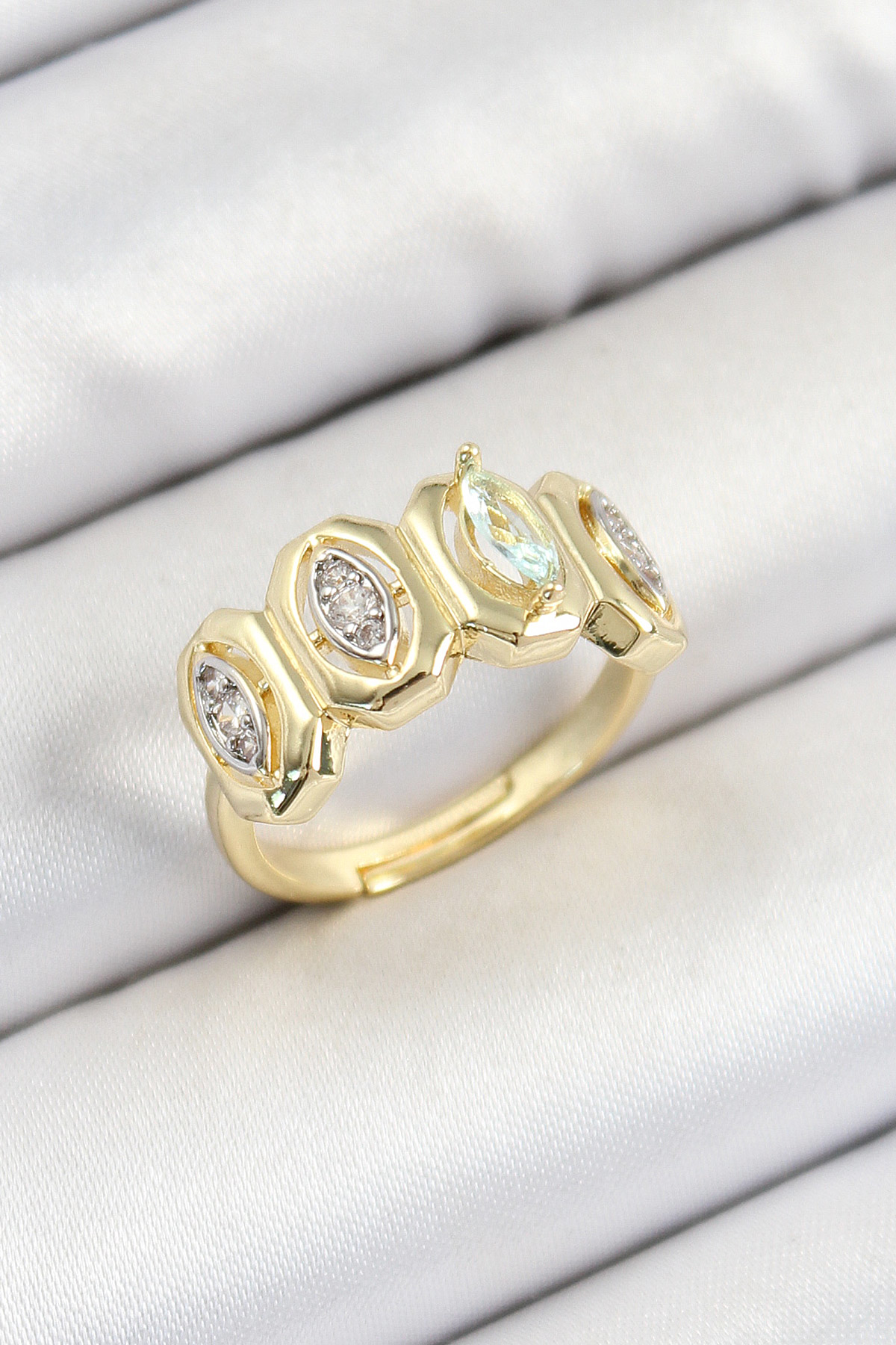 Pirinç Zirkon Taşlı Damla Model Gold Renk Kadın Yüzük - TJ-BYK379