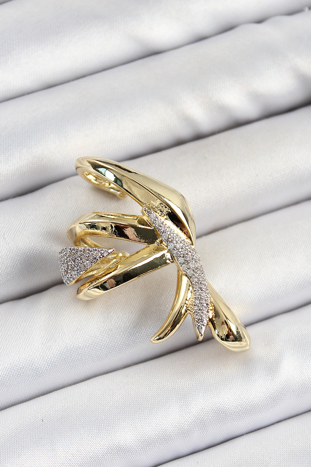 Pirinç Zirkon Taşlı Sıkıştırma Sağ Kıkırdak Gold Renk Kadın Küpe