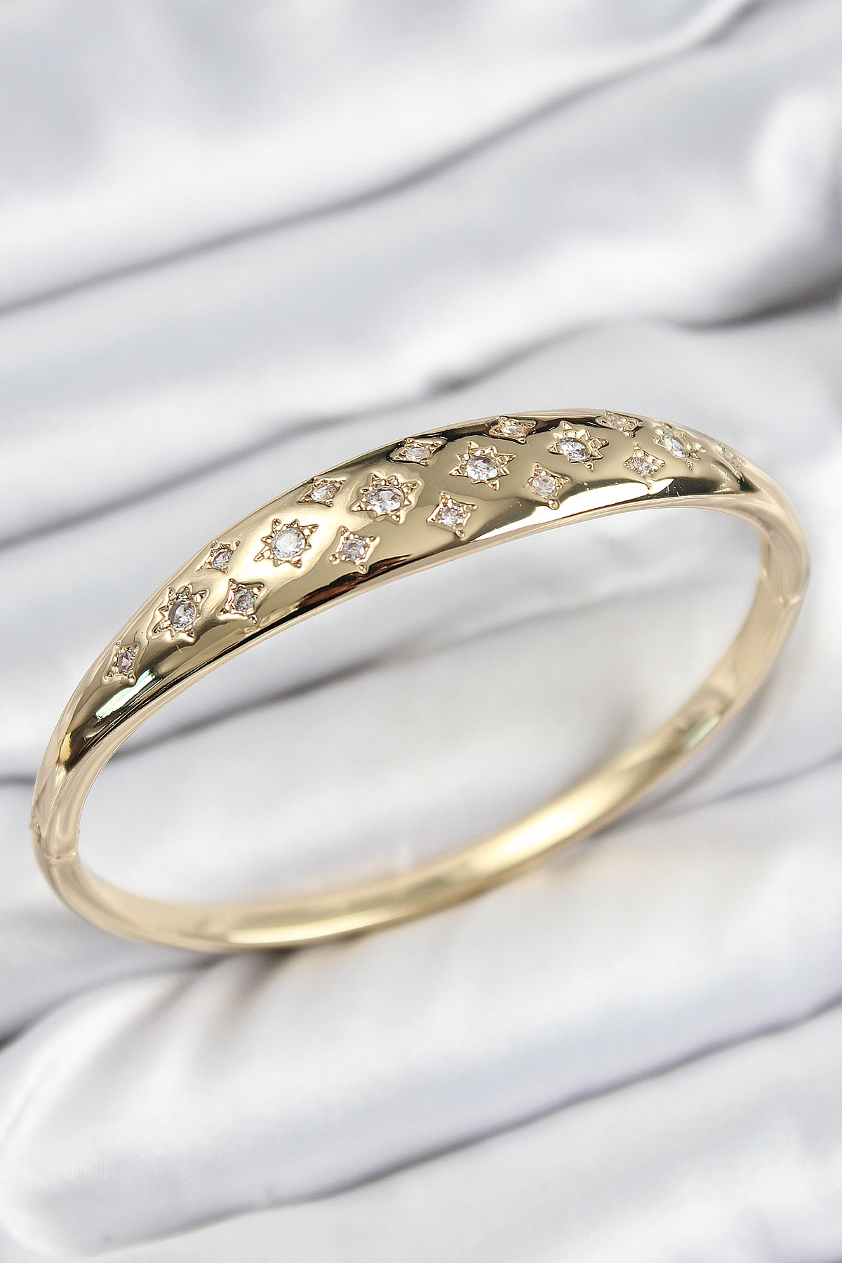 Pirinç Zirkon Taşlı Kutup Yıldızı Model Gold Renk Kadın Kelepçe -