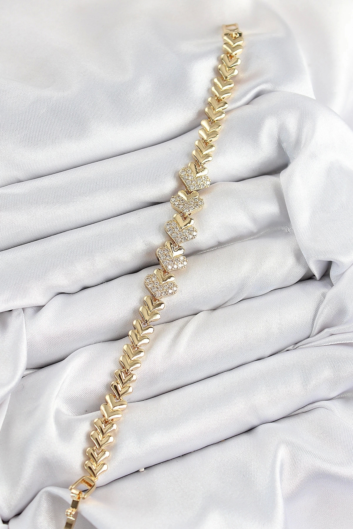 Butik Pirinç Zirkon Taşlı Kalp Model Gold Renk Kadın Bileklik