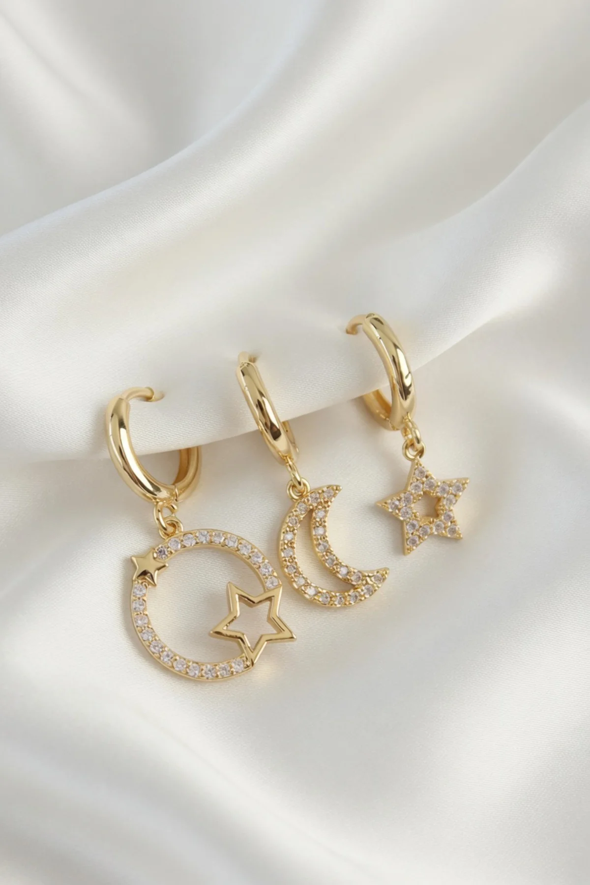 Pirinç Zirkon Taşlı Yıldız Ve Ay Model Gold Renk 3'lü Kadın Küpe 