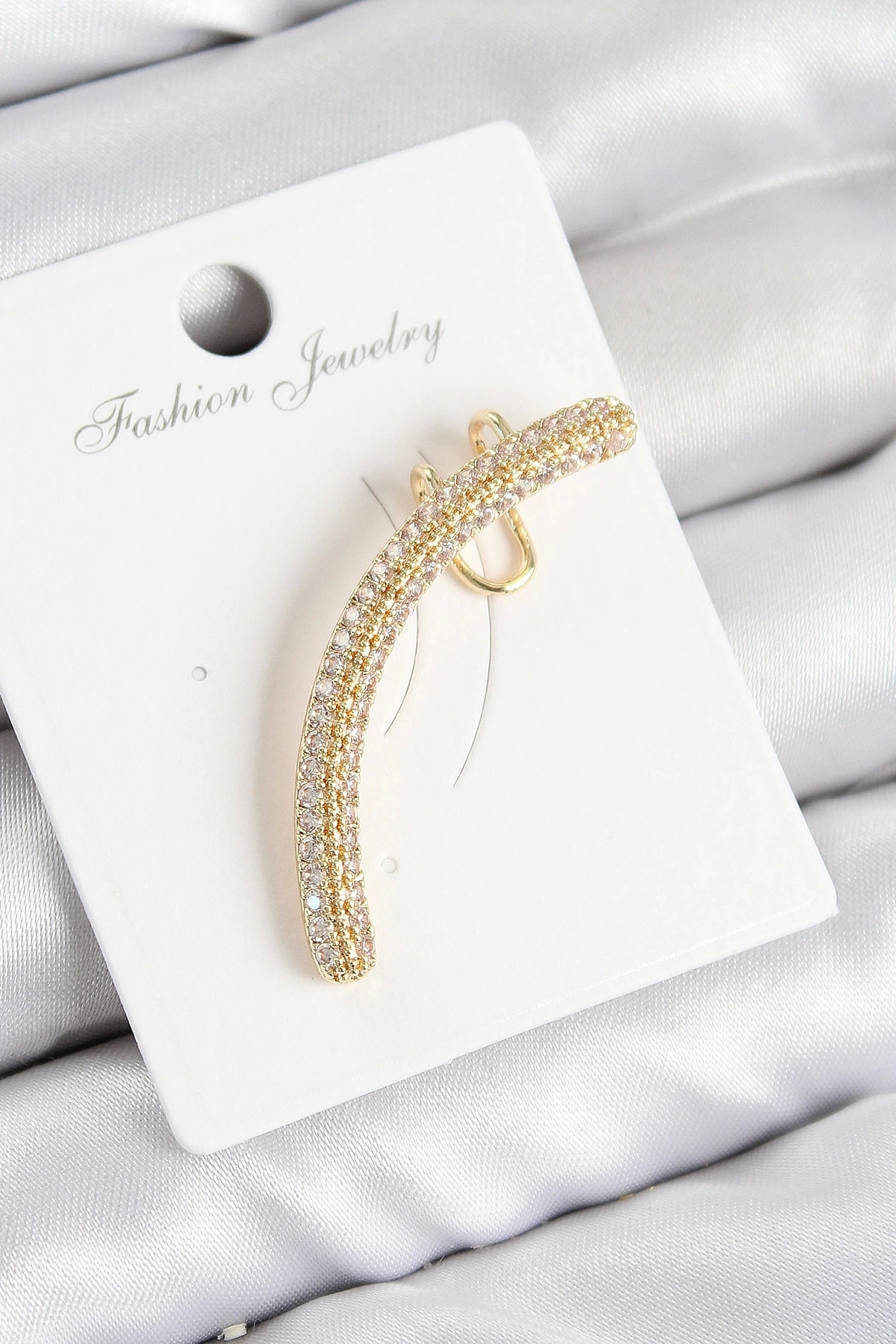 Butik Pirinç Zirkon Taşlı Model Gold Renk Sağ Kıkırdak Küpe