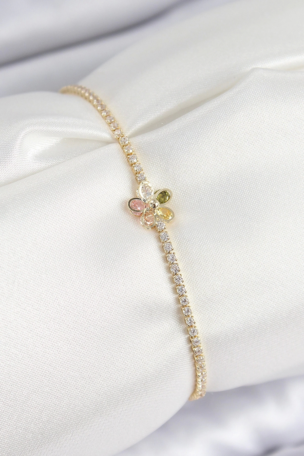 Butik Pirinç Zirkon Taşlı Papatya Model Gold Renk Kadın Bilekilk