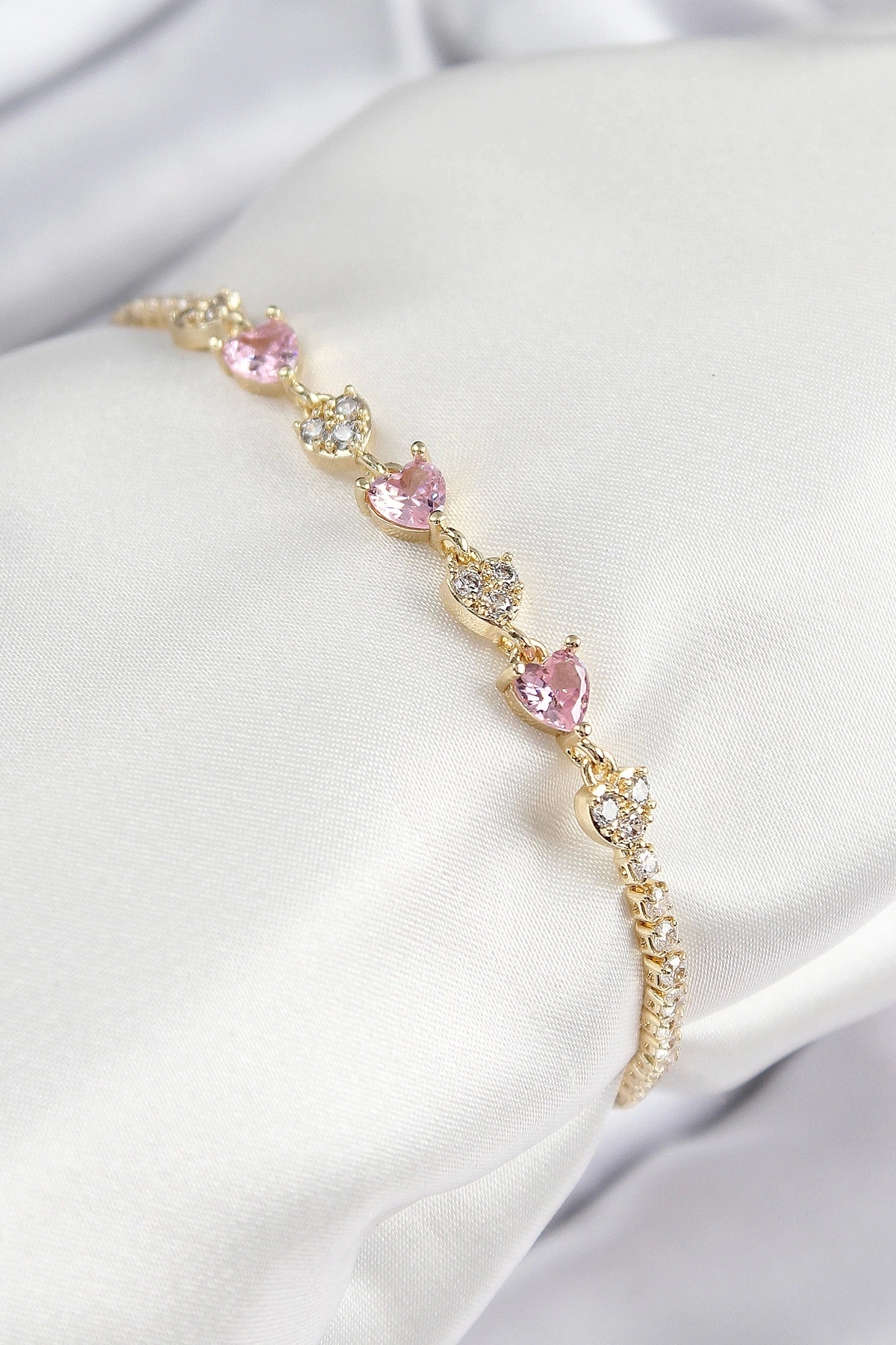 Butik Pirinç Zirkon Taşlı Pembe Kalp Model Gold Renk Kadın Bileklik