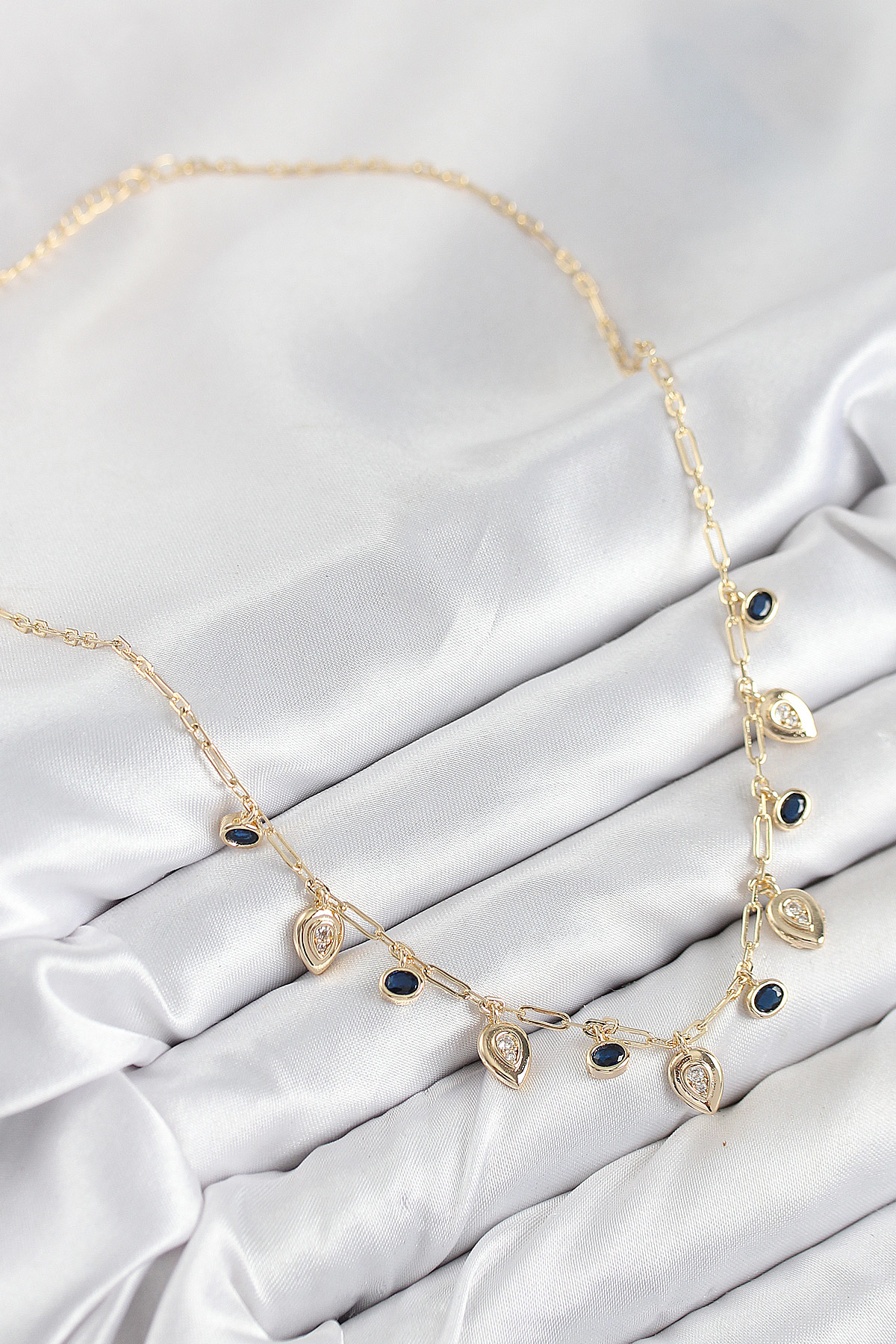 Pirinç Zirkon Taşlı Sallantılı Damla Model Gold Renk Kadın Kolye