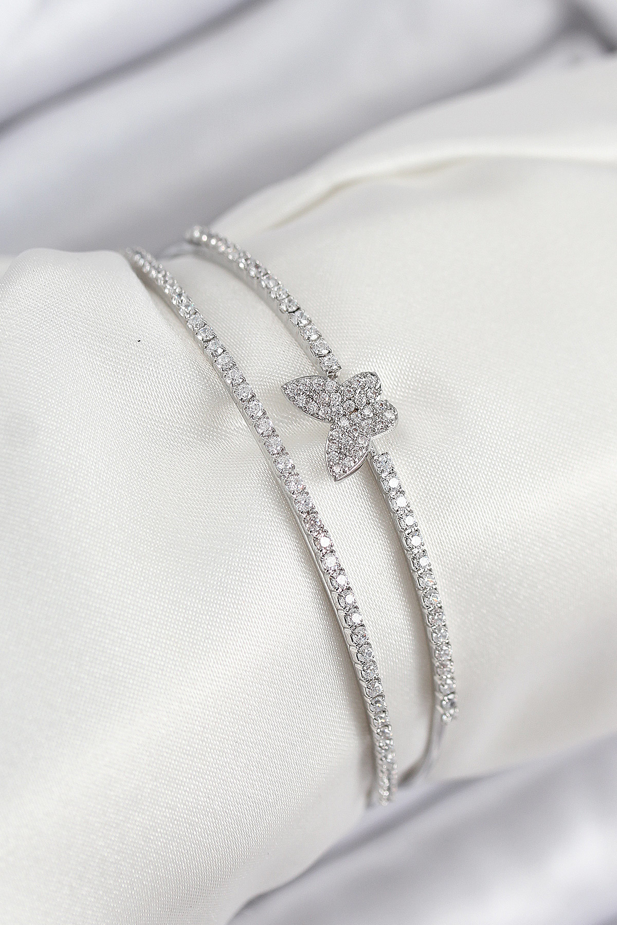 Pirinç Zirkon Taşlı Kelebek Model Gümüş Renk Kadın Bileklik - TJ-