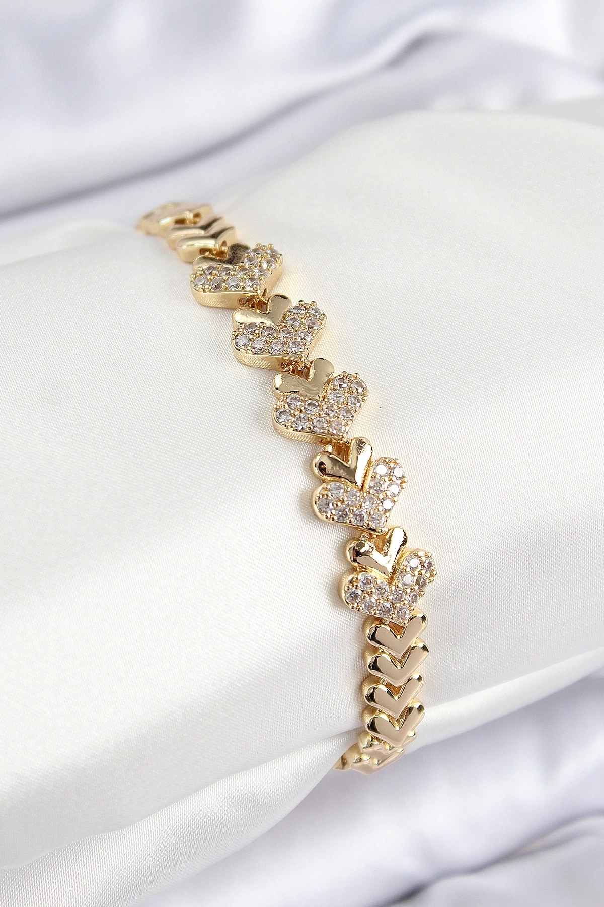 Butik Pirinç Zirkon Taşlı Kalp Model Gold Renk Kadın Bileklik