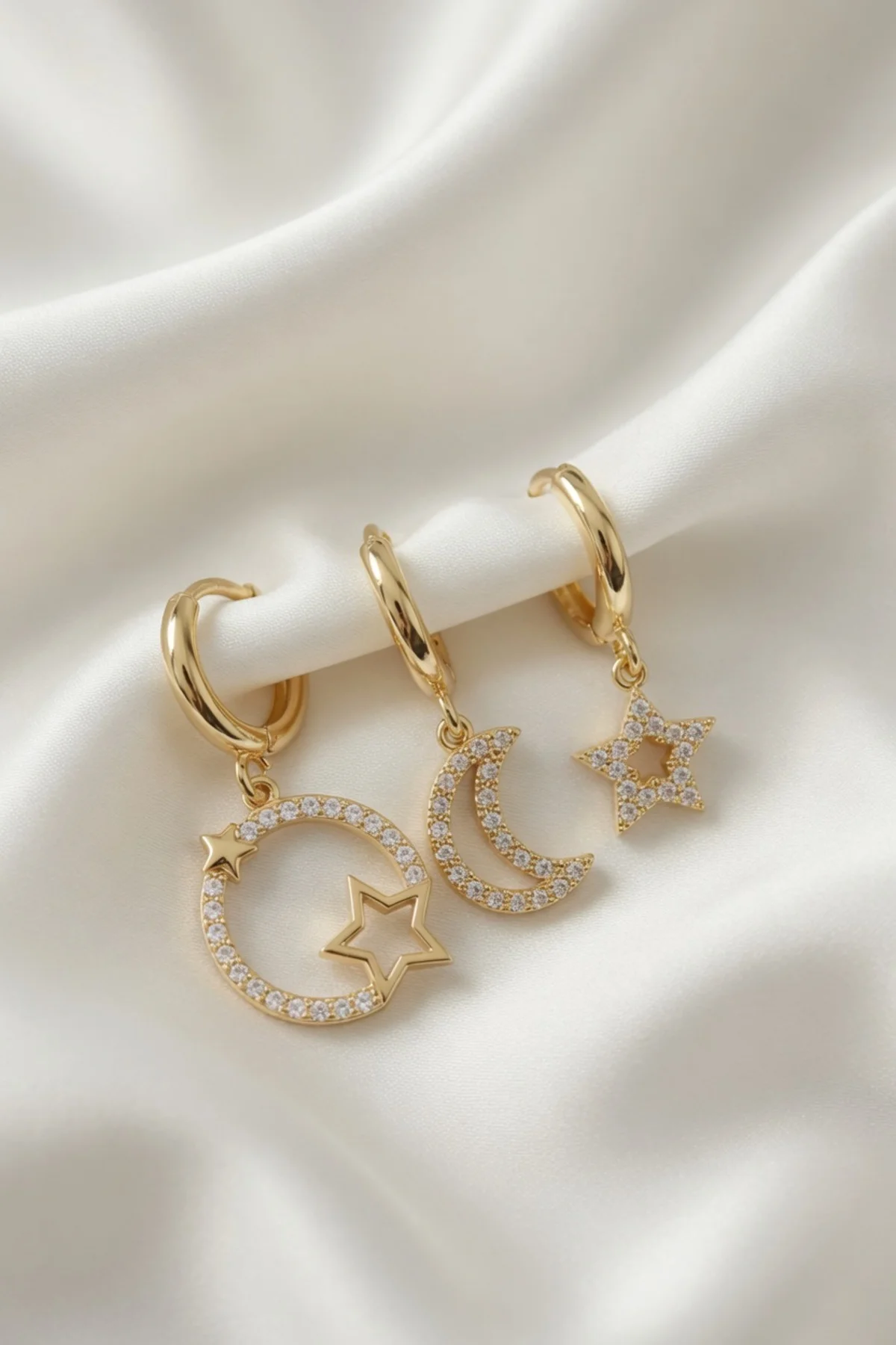 Pirinç Zirkon Taşlı Yıldız Ve Ay Model Gold Renk 3'lü Kadın Küpe 