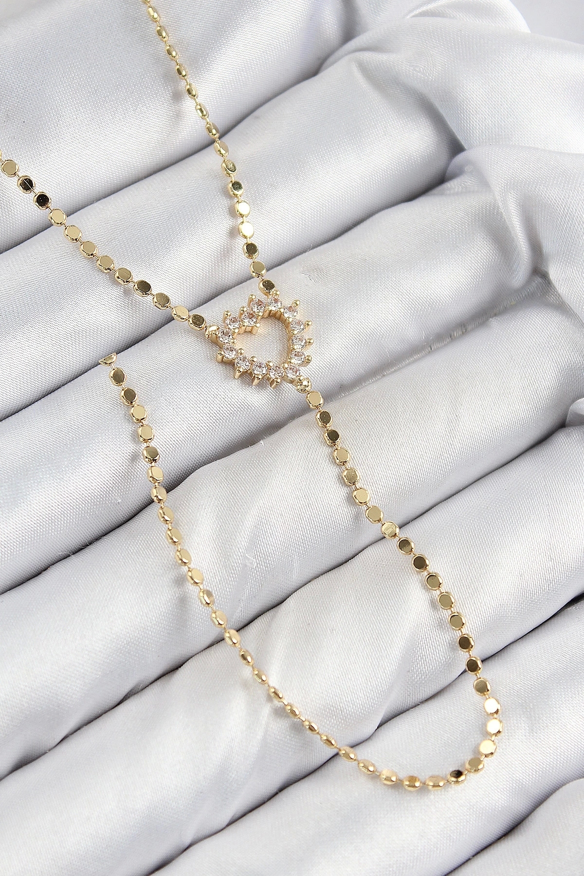 Butik Pirinç Zirkon Taşlı Ezme Zincirli Kalp Model Gold Renk Y Kolye
