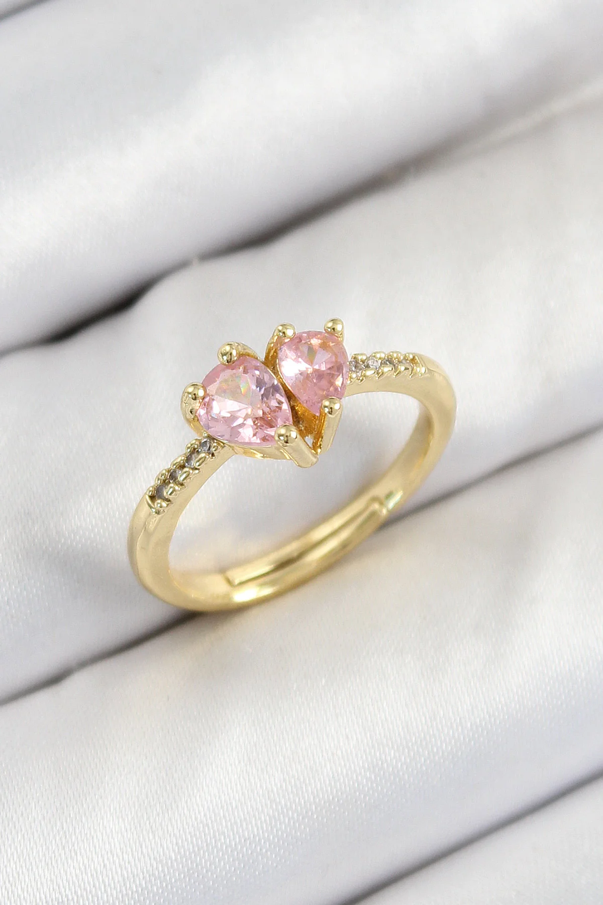 Pirinç Zirkon Taşlı Pembe Kalp Model Gold Renk Kadın Yüzük -1492