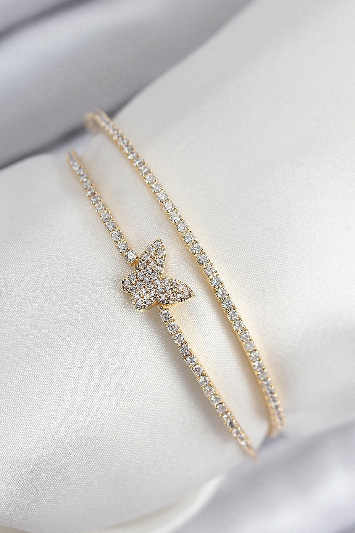 Pirinç Zirkon Taşlı Kelebek Model Gold Renk Kadın Bileklik - TJ-B