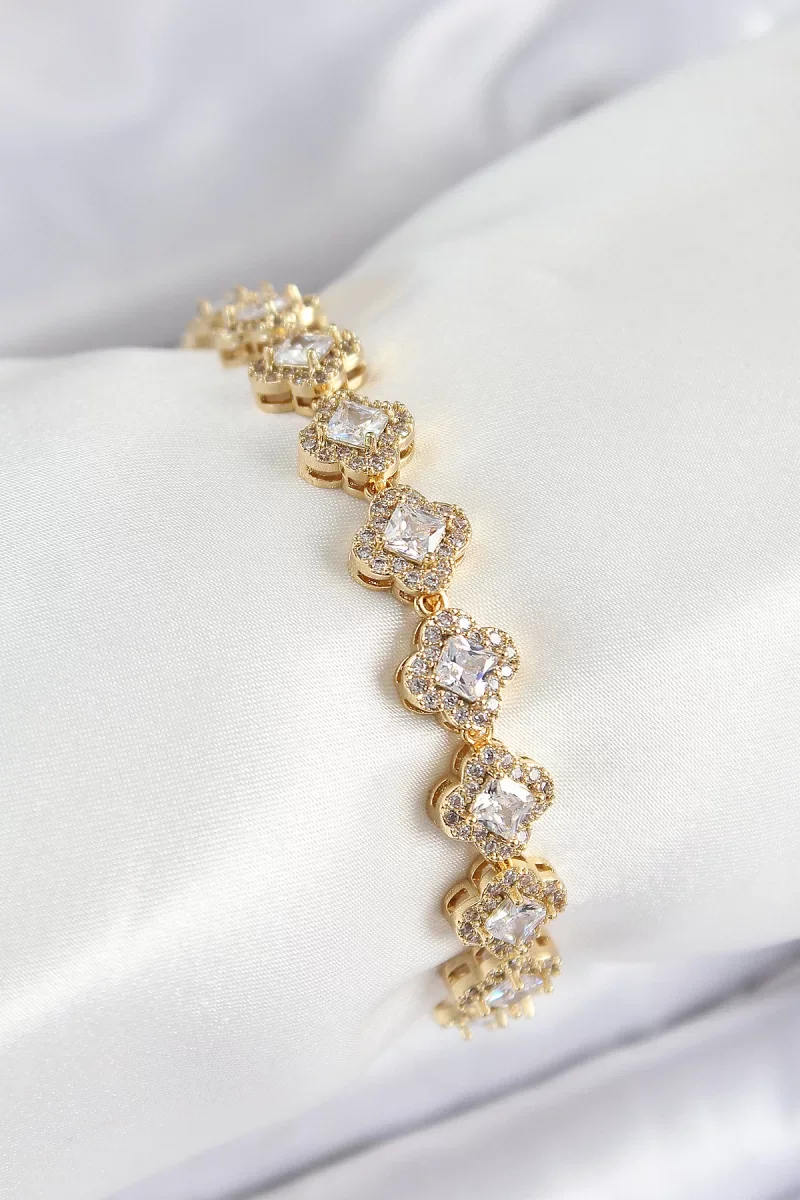 Pirinç Zirkon Taşlı Yonca Baget Model Gold Renk VIP Seri Kadın Bileklik - Lisinya
