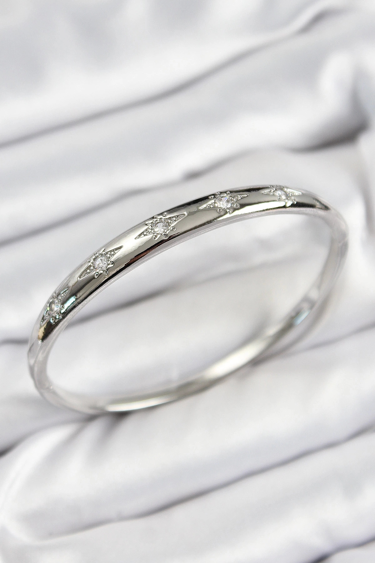 Butik Pirinç Zirkon Taşlı Kutup Yıldızı Model Gümüş Renk Kadın Kelepçe