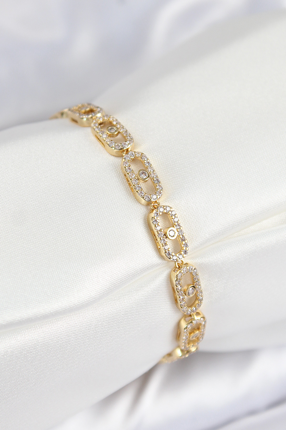 Pirinç Zirkon Taşlı Messika Model Gold Renk VIP Seri Kadın Bilekl