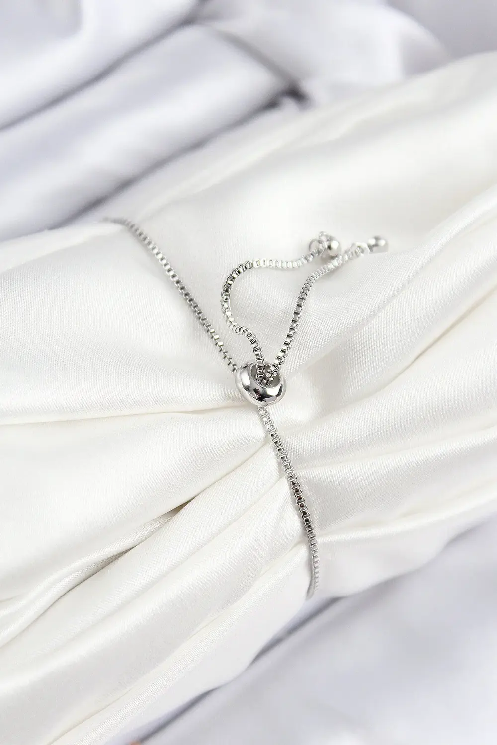 Pirinç Zirkon Taşlı Kalp Model Gümüş Renk Asansörlü Kadın Bilekli Pirinç Zirkon Taşlı Kalp Model Gümüş Renk Asansörlü Kadın Bilekli