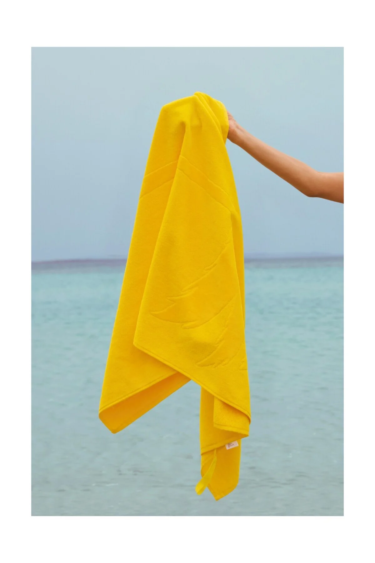 Plaj Çantasına Dönüşen %100 Pamuk Sarı Plaj Havlusu