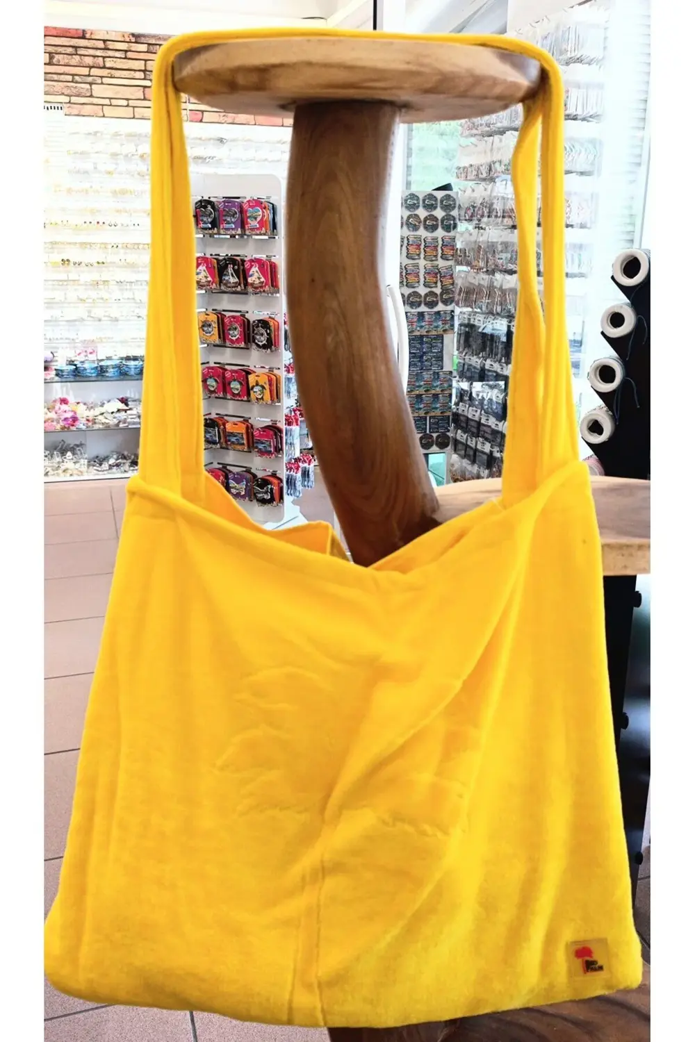 Plaj Çantasına Dönüşen %100 Pamuk Sarı Plaj Havlusu