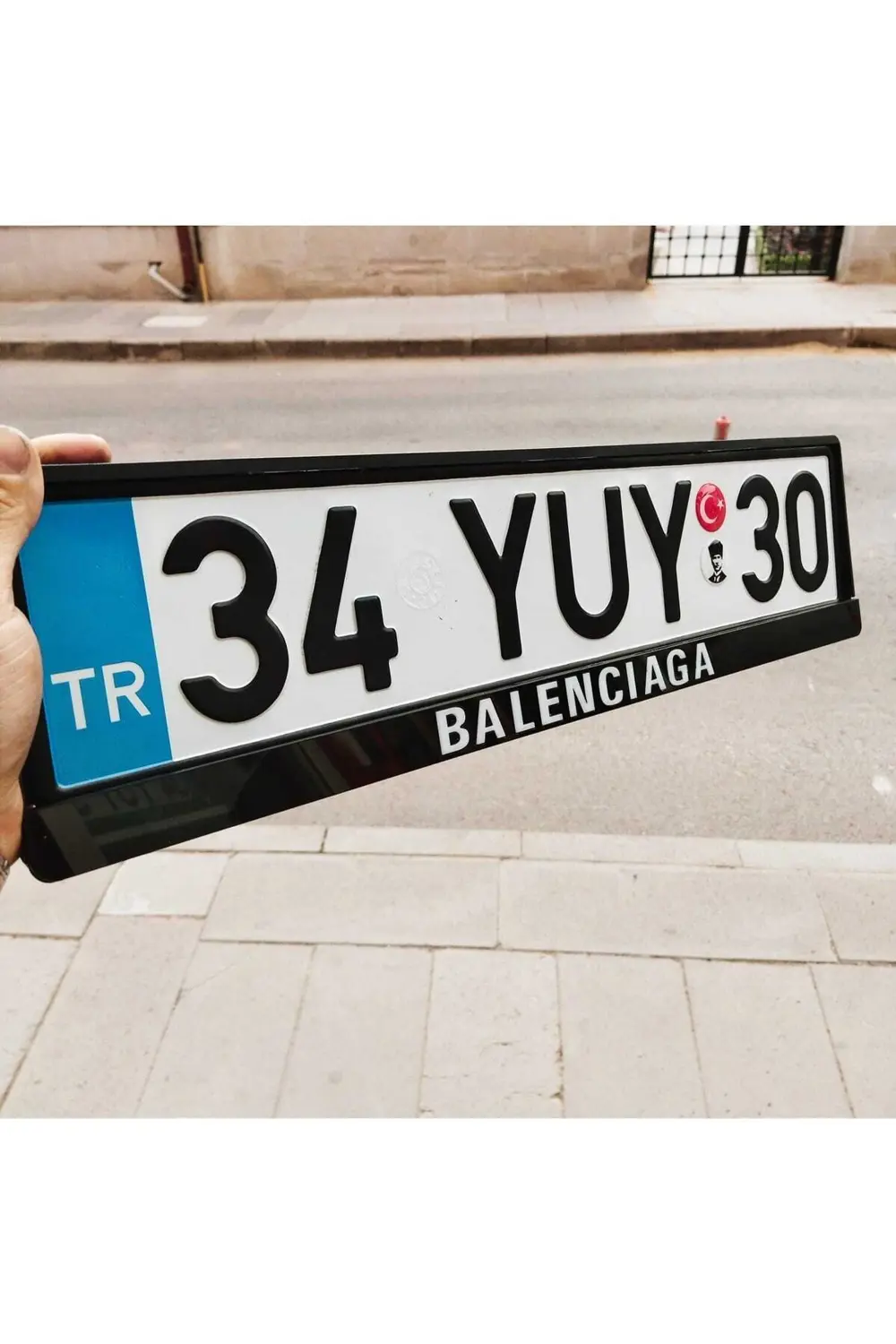 Plakalık Balencıaga Model Takmatik Pleksi Lazer Kesim ( 2 Adet )