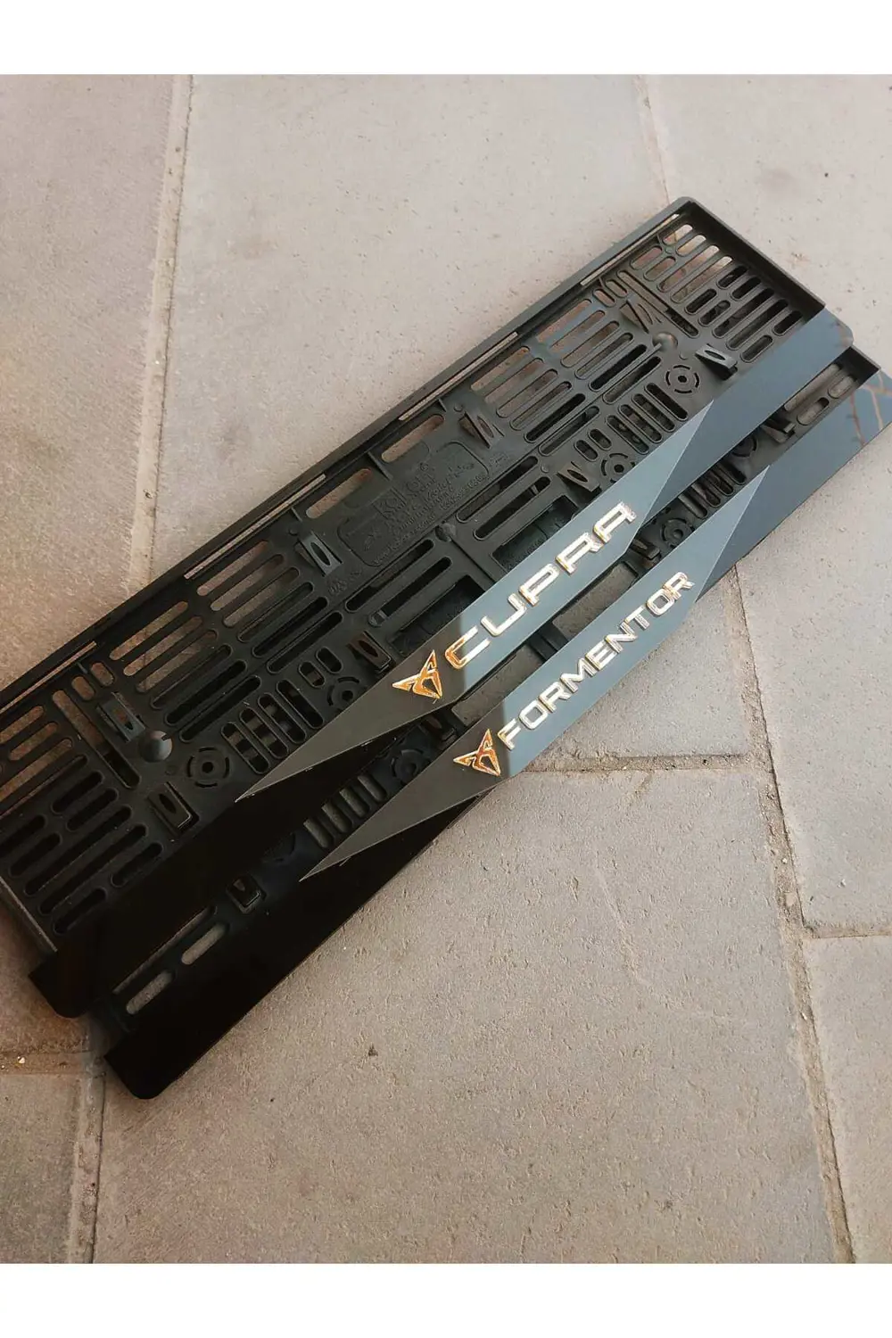Plakalık Lazer Kesim Pleksi (2 Adet) CUPRA KABARTMA KİŞİYE ÖZEL P