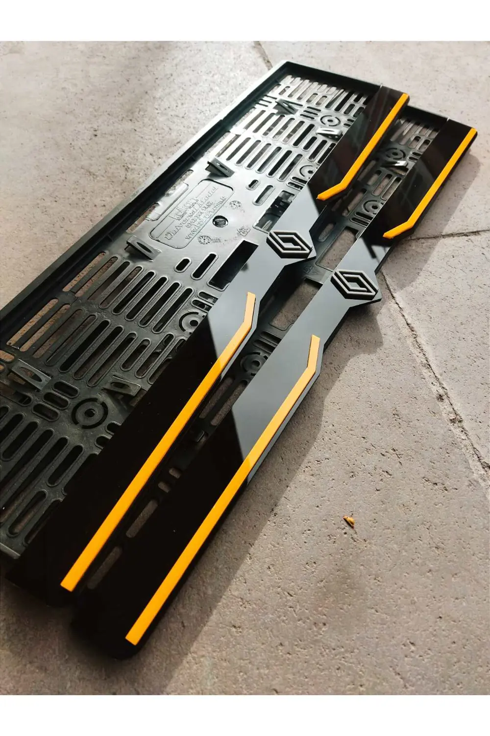 Plakalık Lazer Kesim Pleksi (2 Adet) Renault KİŞİYE ÖZEL PLAKALIK