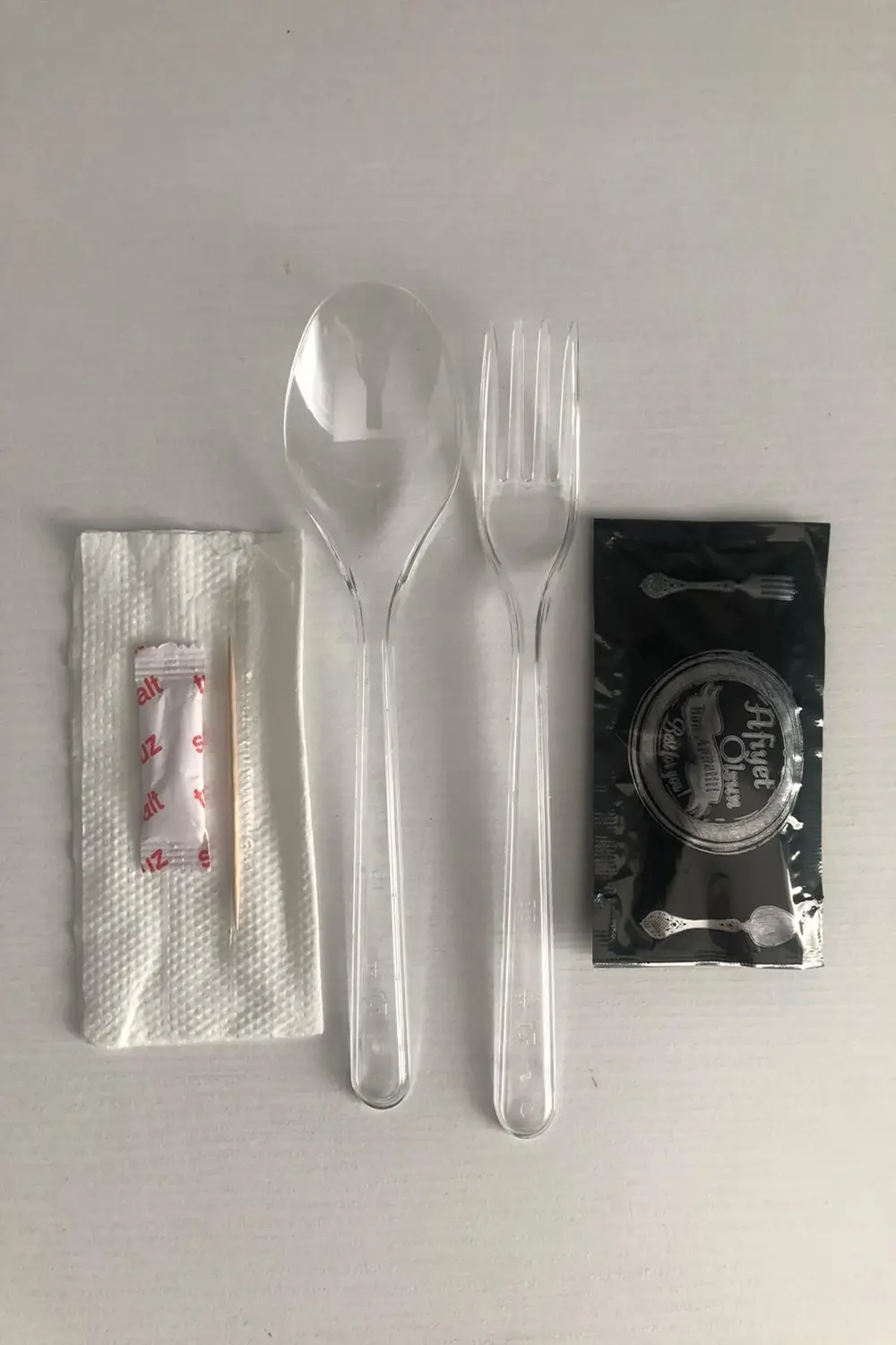 - Plastik Çatal Kaşık Islak Mendil Kürdan Tuz Seti 1 Paket (100 A