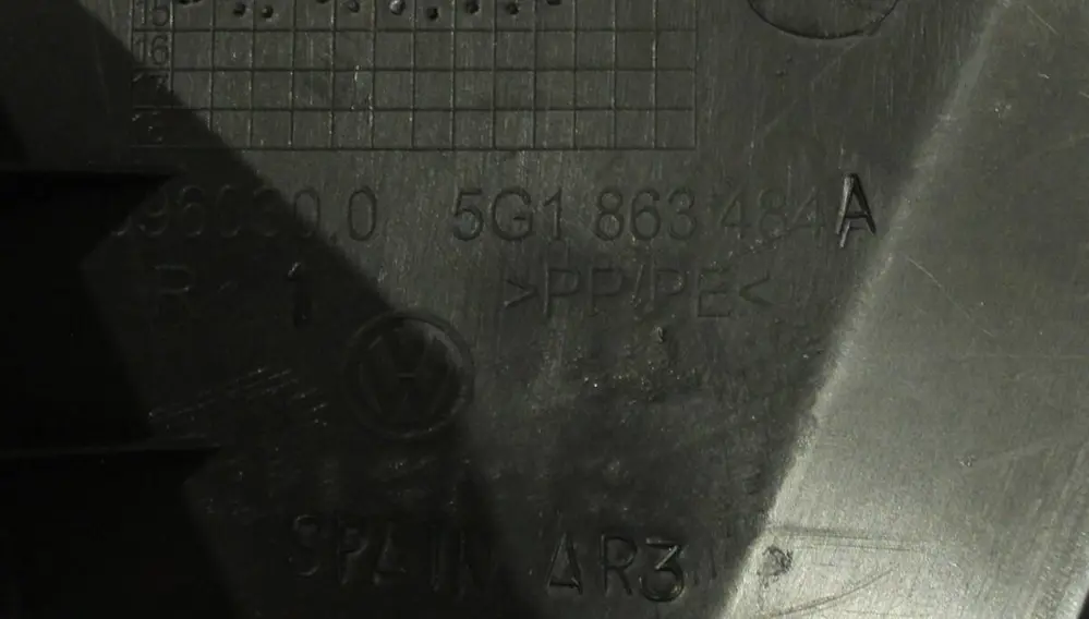 Plastik Kaplama A Sütun Alt Sağ (VW Orjinal)(5G1863484A)(Golf 7)