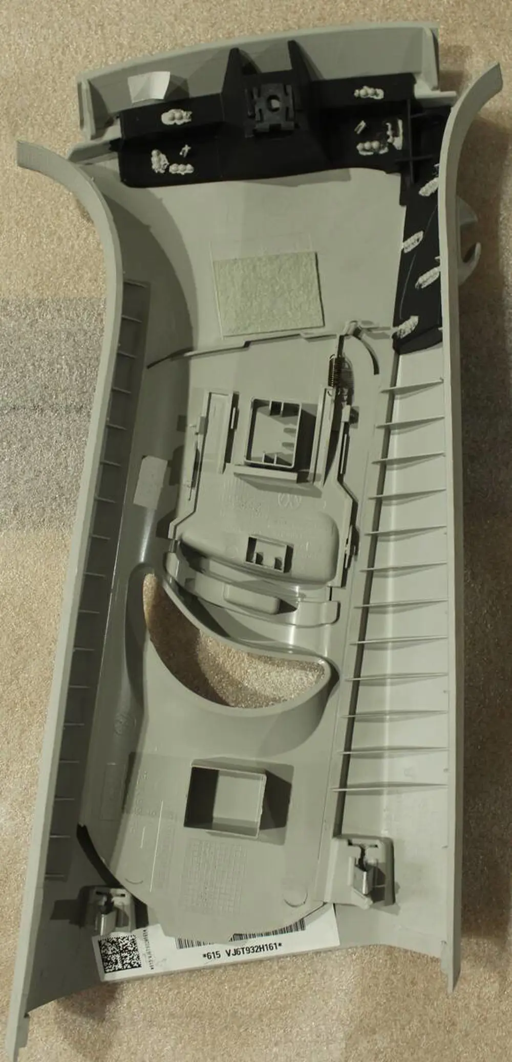 Plastik Kaplama - Emniyet Kemeri Sol (VW Orjinal)(5G4868311)(Golf