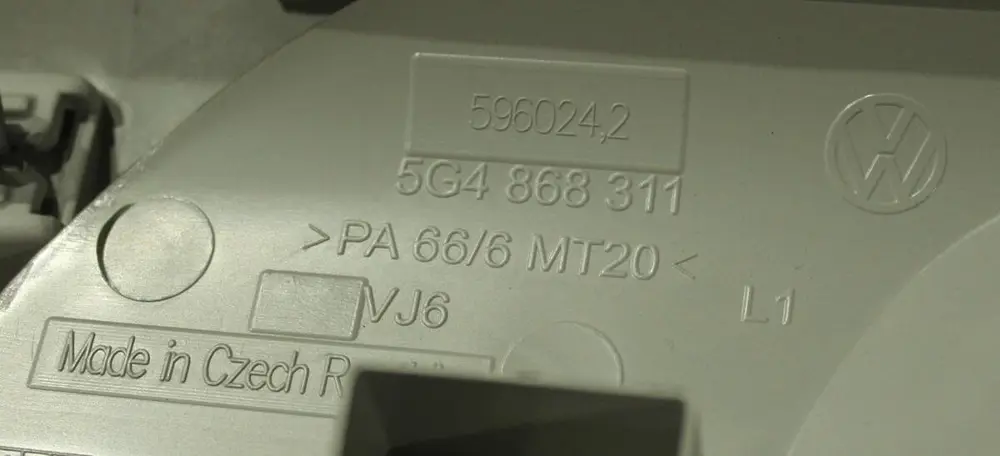 Plastik Kaplama - Emniyet Kemeri Sol (VW Orjinal)(5G4868311)(Golf