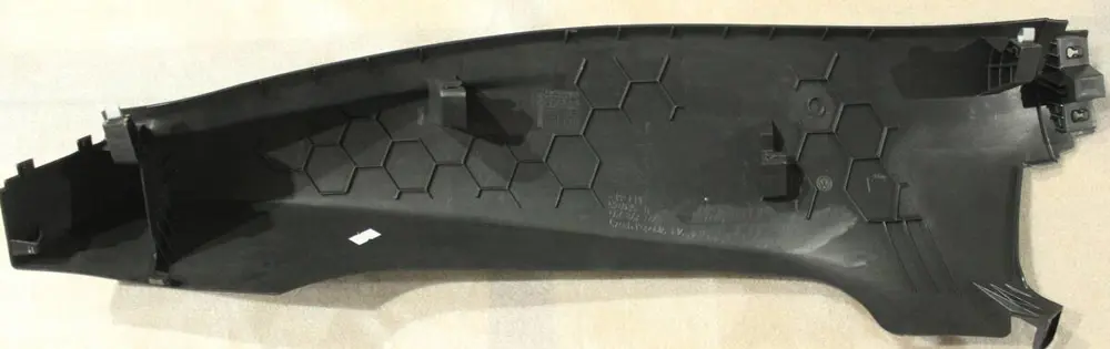 Plastik Kaplama - Sağ Arka Direk (VW Orjinal)(5G6867766E)(Golf 7)