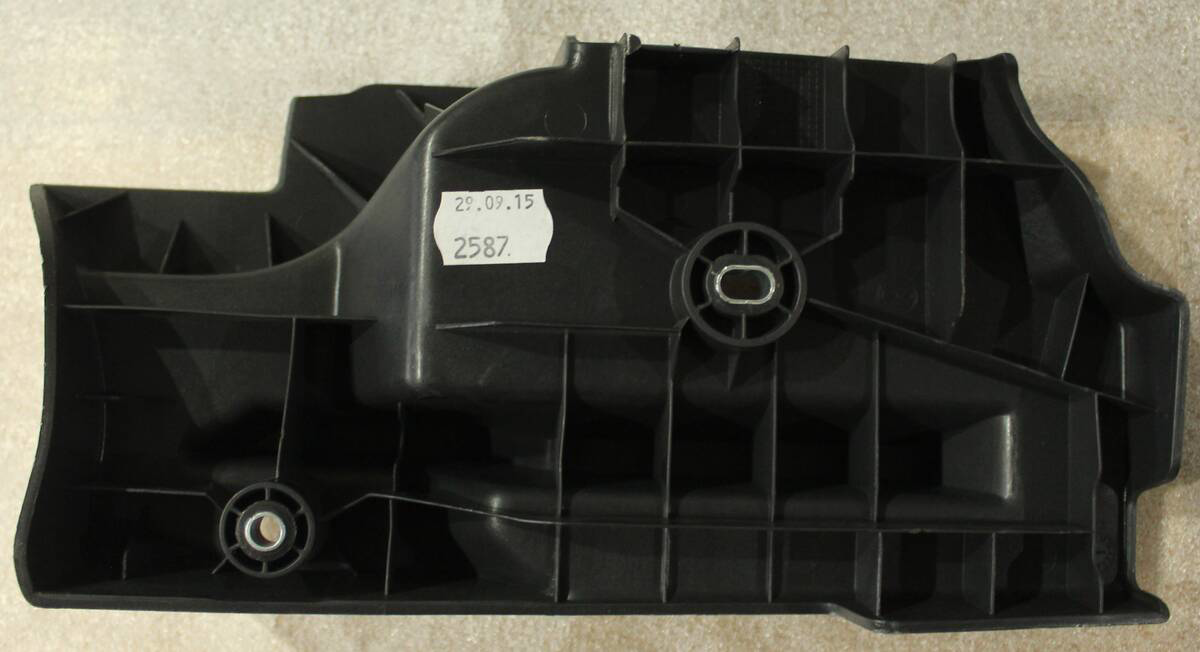 Plastik Kaplama - Bagaj Rafı Sağ (VW)(5G6858832)(Golf 7)