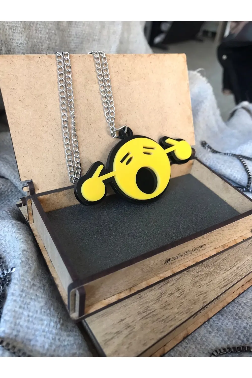 Pleksi Kulak Tıkayan Emoji Dikiz Ayna Süsü Aksesuar