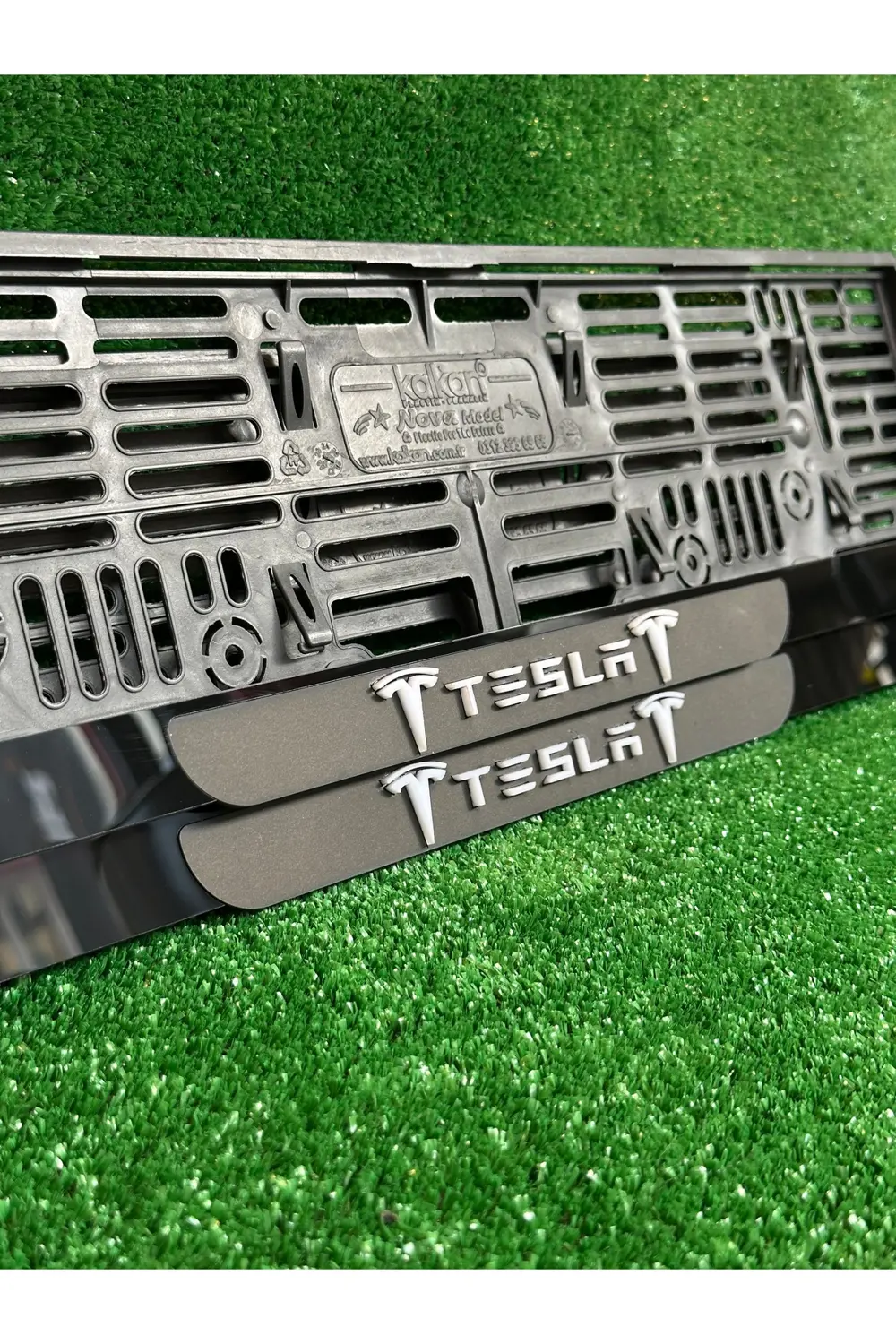 Pleksi Otomobil Plakalık Ahenk Model Tesla Logolu