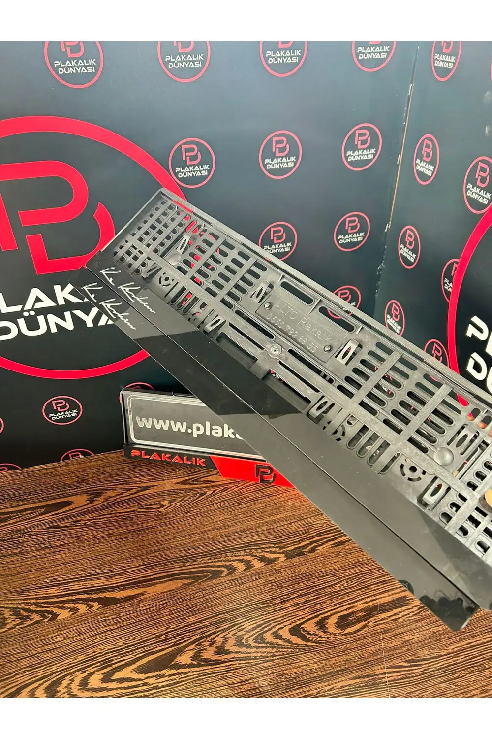 PLEKSİ PIANOBLACK LAZER MARKALAMA ARAÇ PLAKALIĞI ULTRA PARLAK ZEM