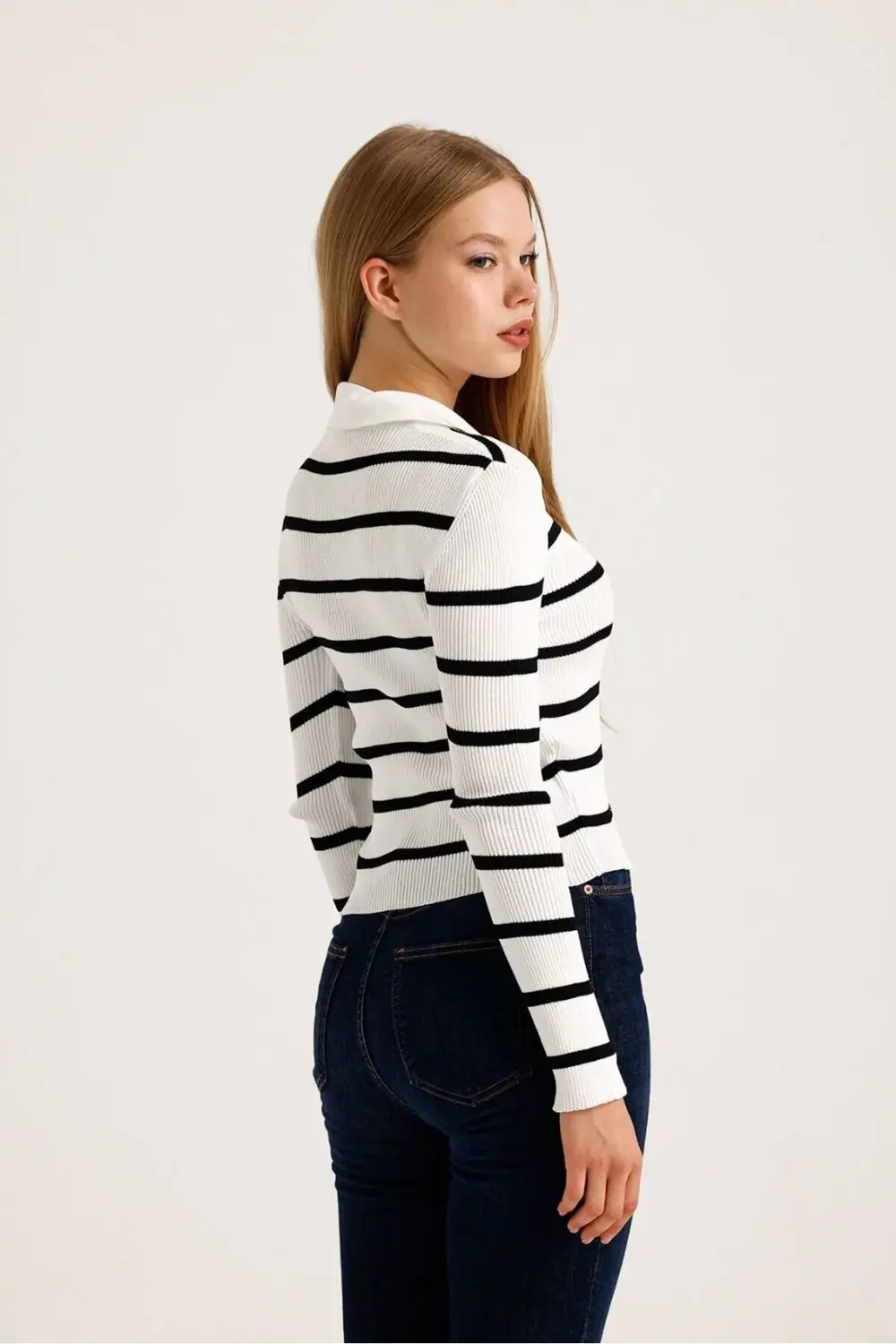 POLO YAKA ÇİZGİLİ KADIN KAZAK